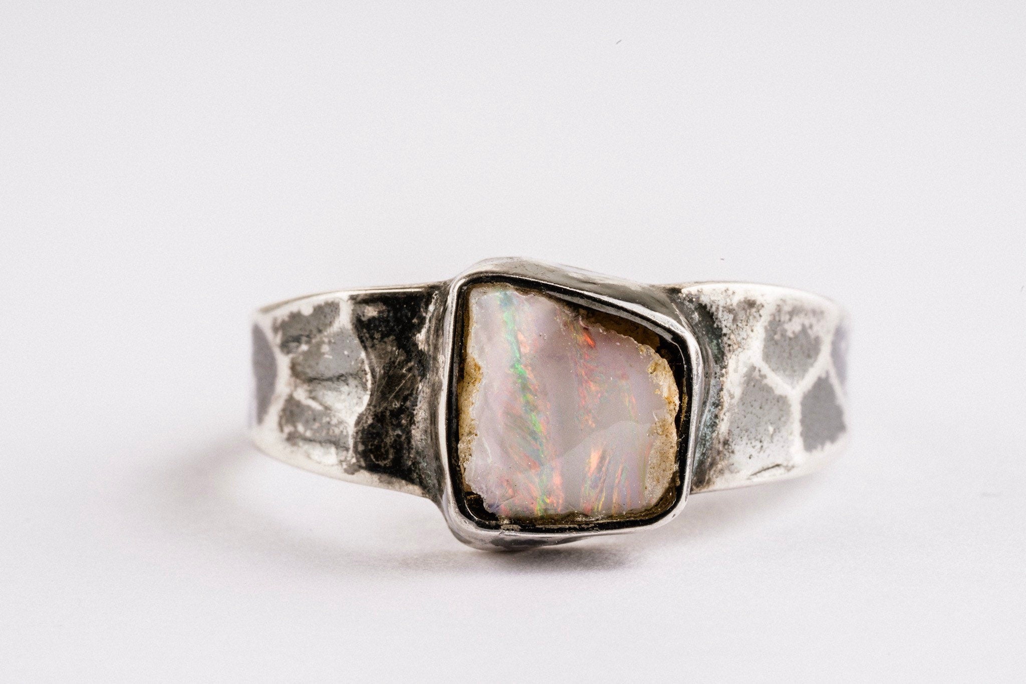 Solid White Sparkling Precious Lightening Ridge Opal - Solid 925 Sterling Silver - Hammer Textured & Oxidised Setting - Crystal Ring - No/15