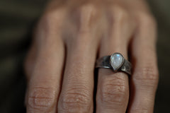 Beautiful Cats eye Moonstone - Solid 925 Sterling Silver Ring - Hammer Textured & Oxidised No.2