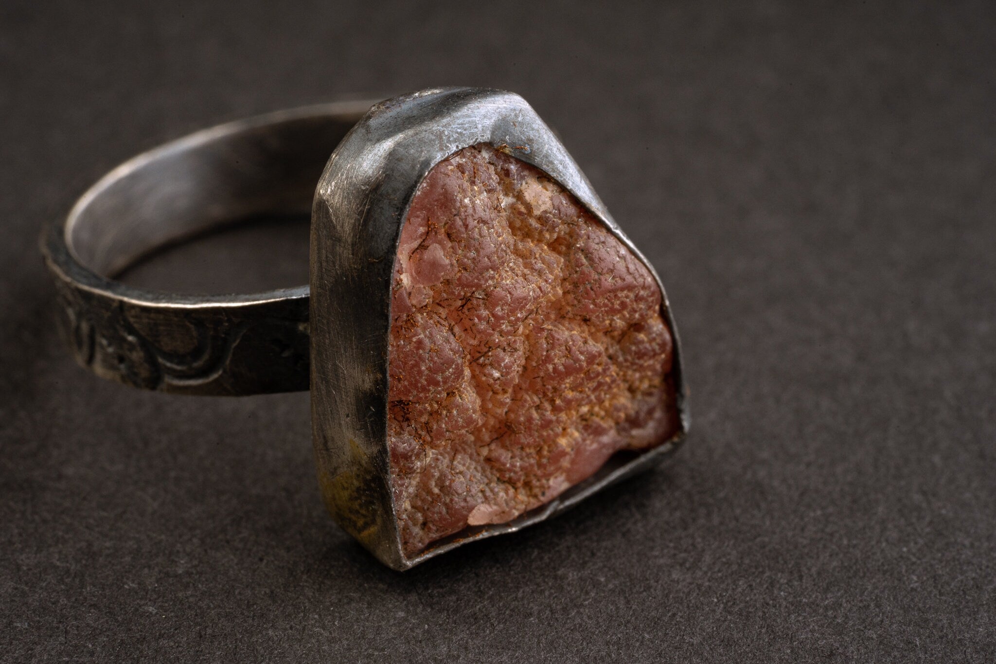 Raw Rhodochrosite - Oxidised 925 Sterling Silver Hammered Ring Band - Size US 6