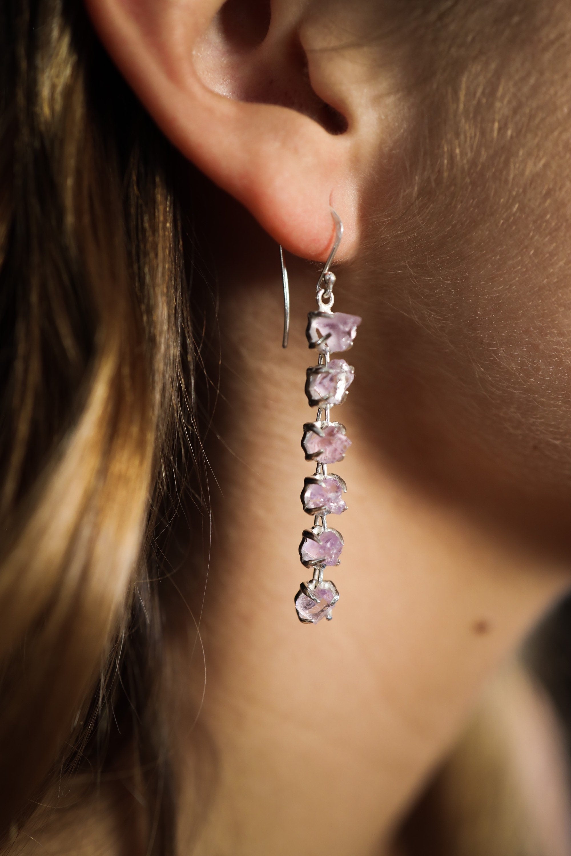 6 Raw deep purple Amethyst gem - Sterling Silver - Claw / Prong dangle hook crystal Earring