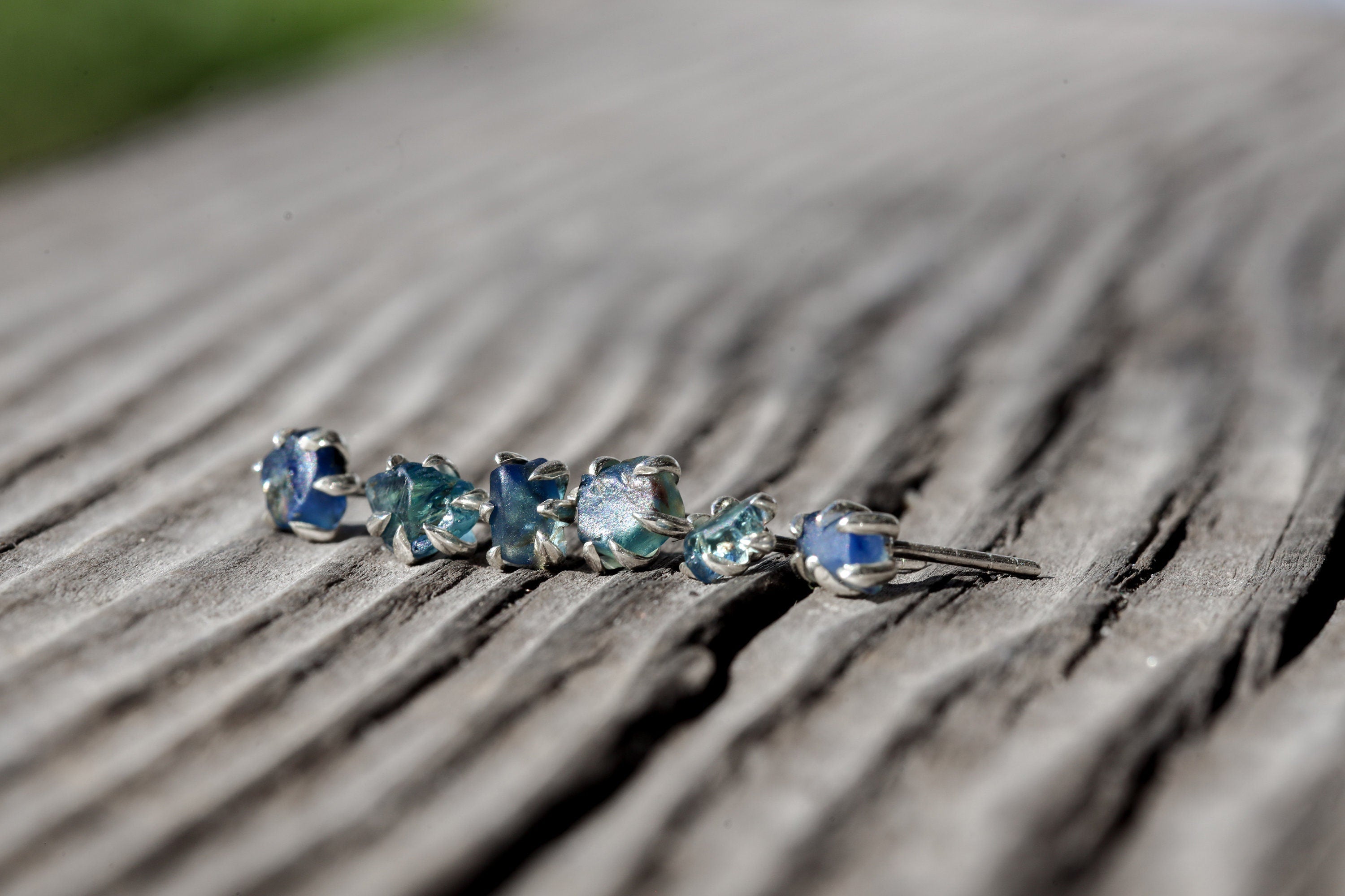 Australian natural Creek tumbled Sapphire - Unique Claw Stud Erring's - Sterling Silver 6 Claw Setting