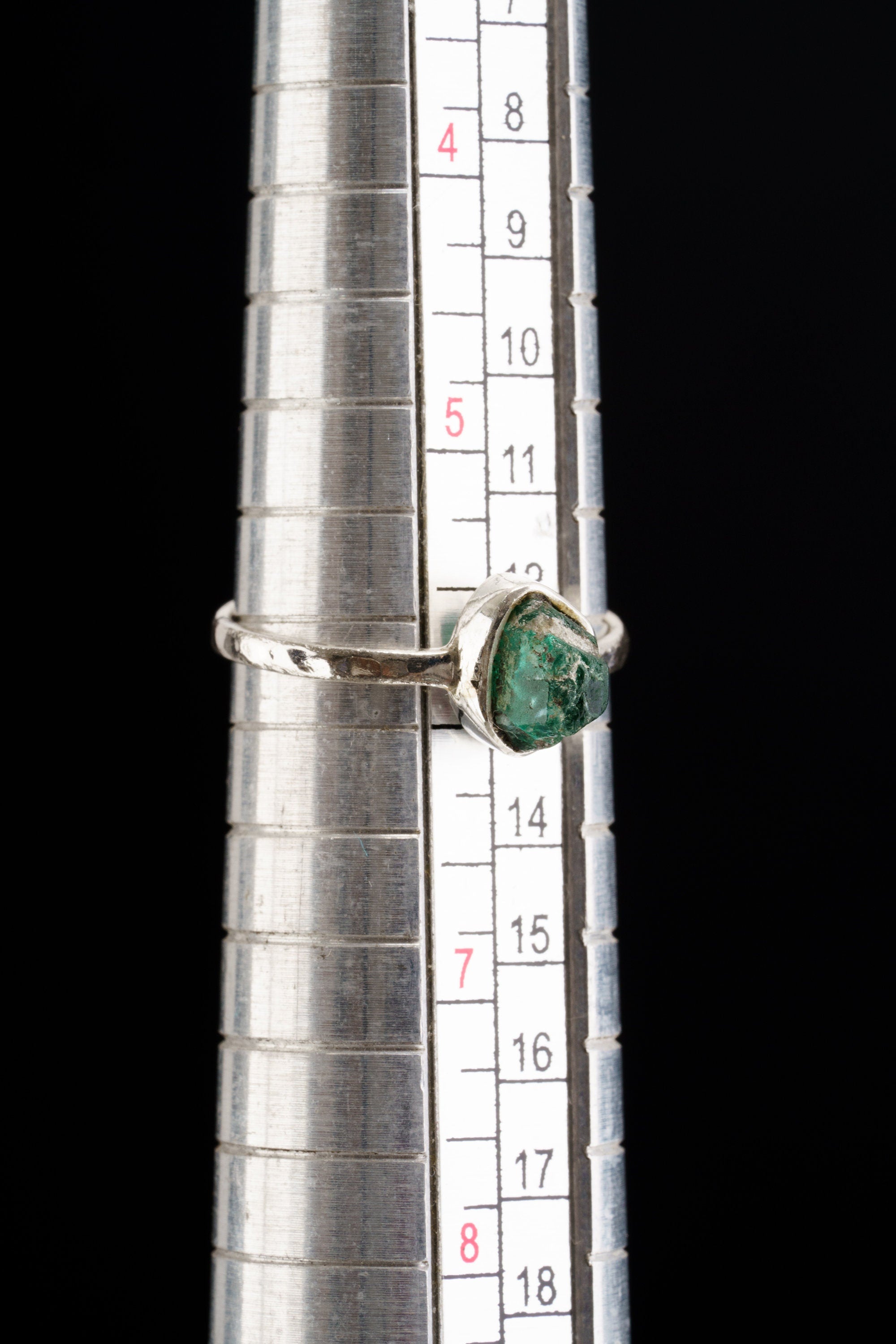 Gemmy Australian Fossicked rough Emerald - Stack Crystal Ring - Size 6 US - 925 Sterling Silver - Thin Band Hammer Textured