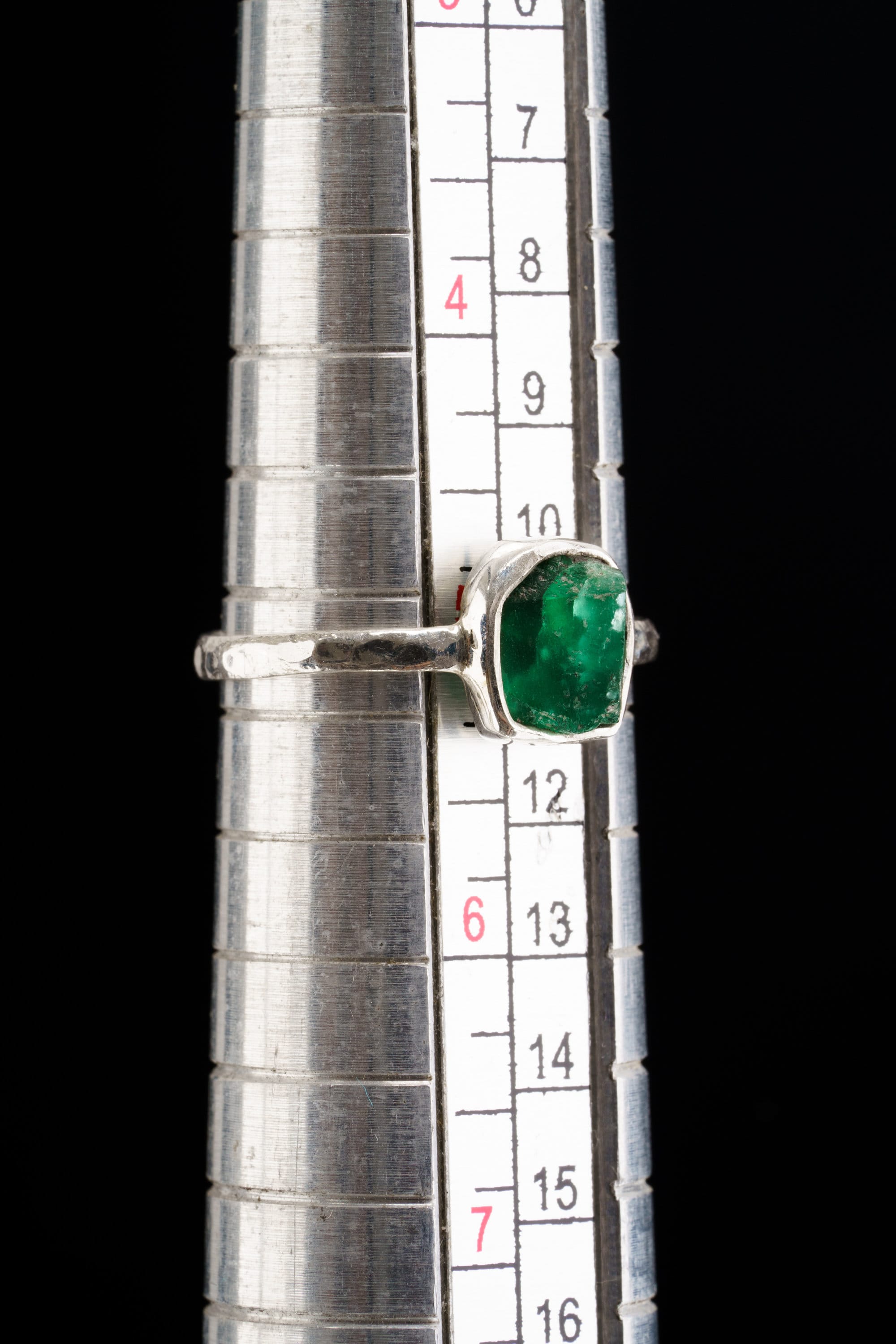 Gemmy Australian Fossicked rough Emerald - Stack Crystal Ring - Size 5 US - 925 Sterling Silver - Thin Band Hammer Textured