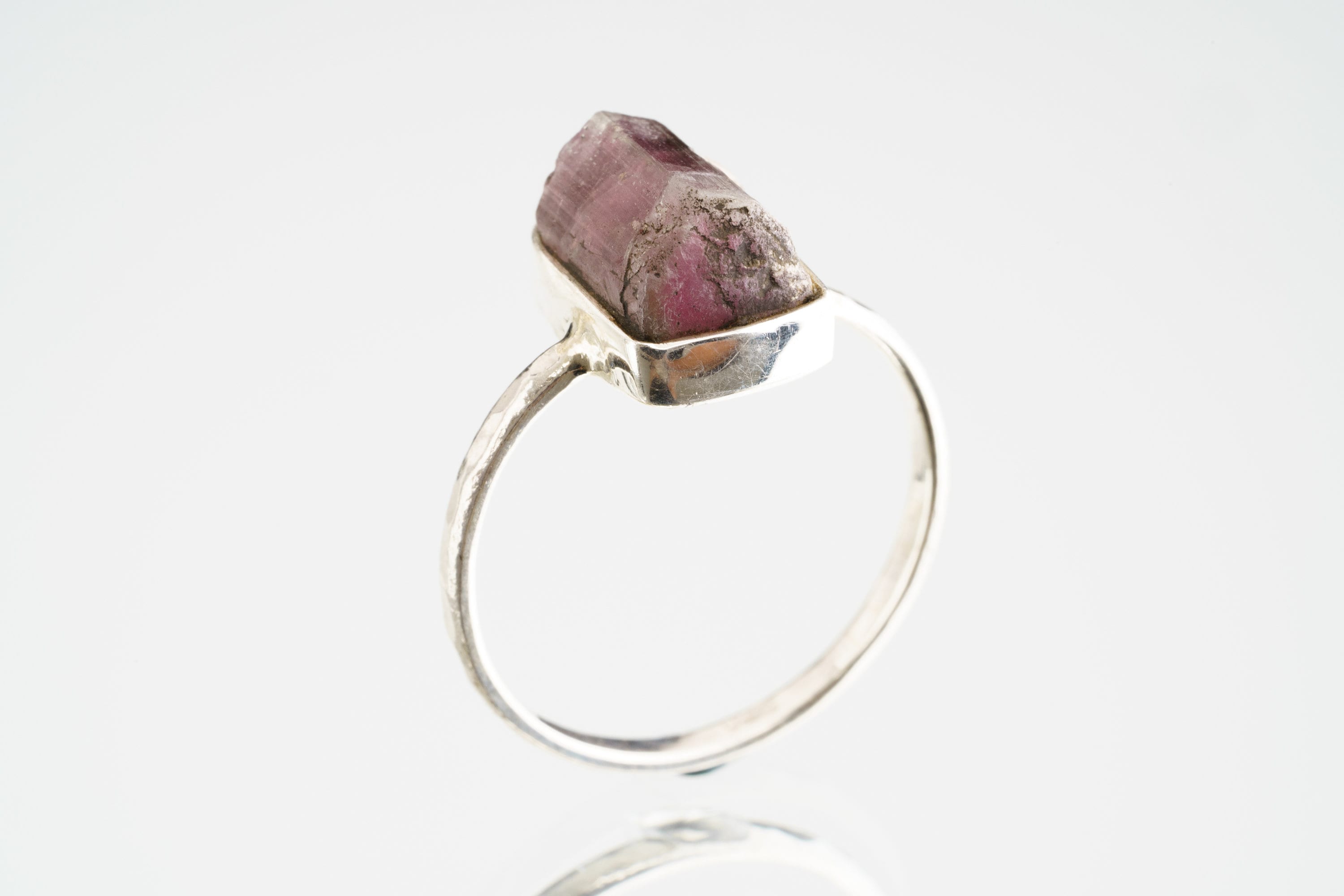 Pink gem Tourmaline Rubellite - Stack Crystal Ring - Size 6 3/4 US - 925 Sterling Silver - Thin Band Hammer Textured