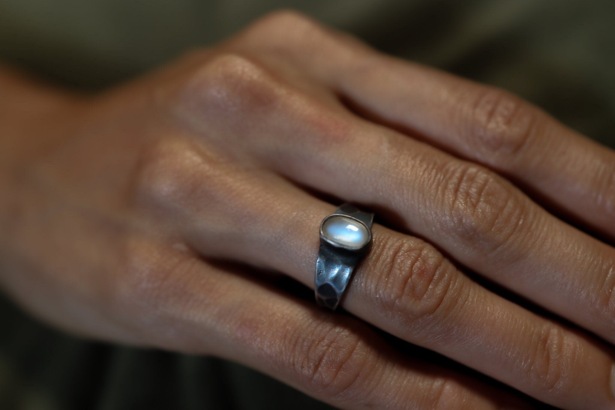 Beautiful Cats eye Moonstone - Solid 925 Sterling Silver Ring - Hammer Textured & Oxidised No.3