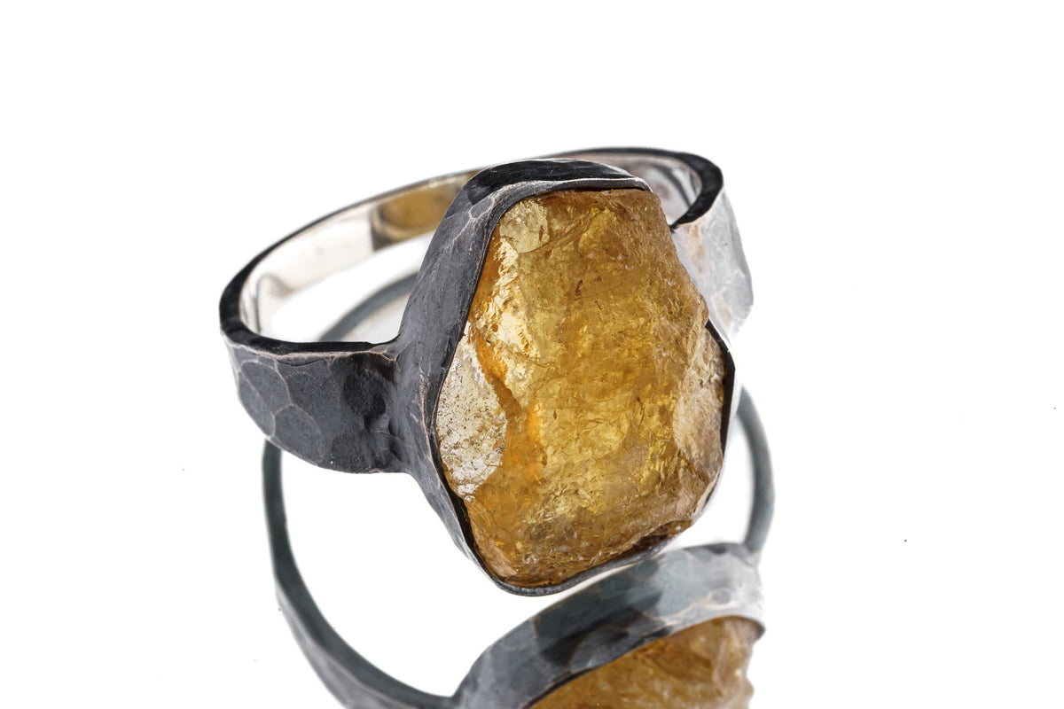 Raw Facet Grade Citrine Quartz Chunk Men's/Unisex Ring Size 13.5 US, 925 Sterling Silver Oxidised & Hammered Ring Band, Bold Crystal Jewelry