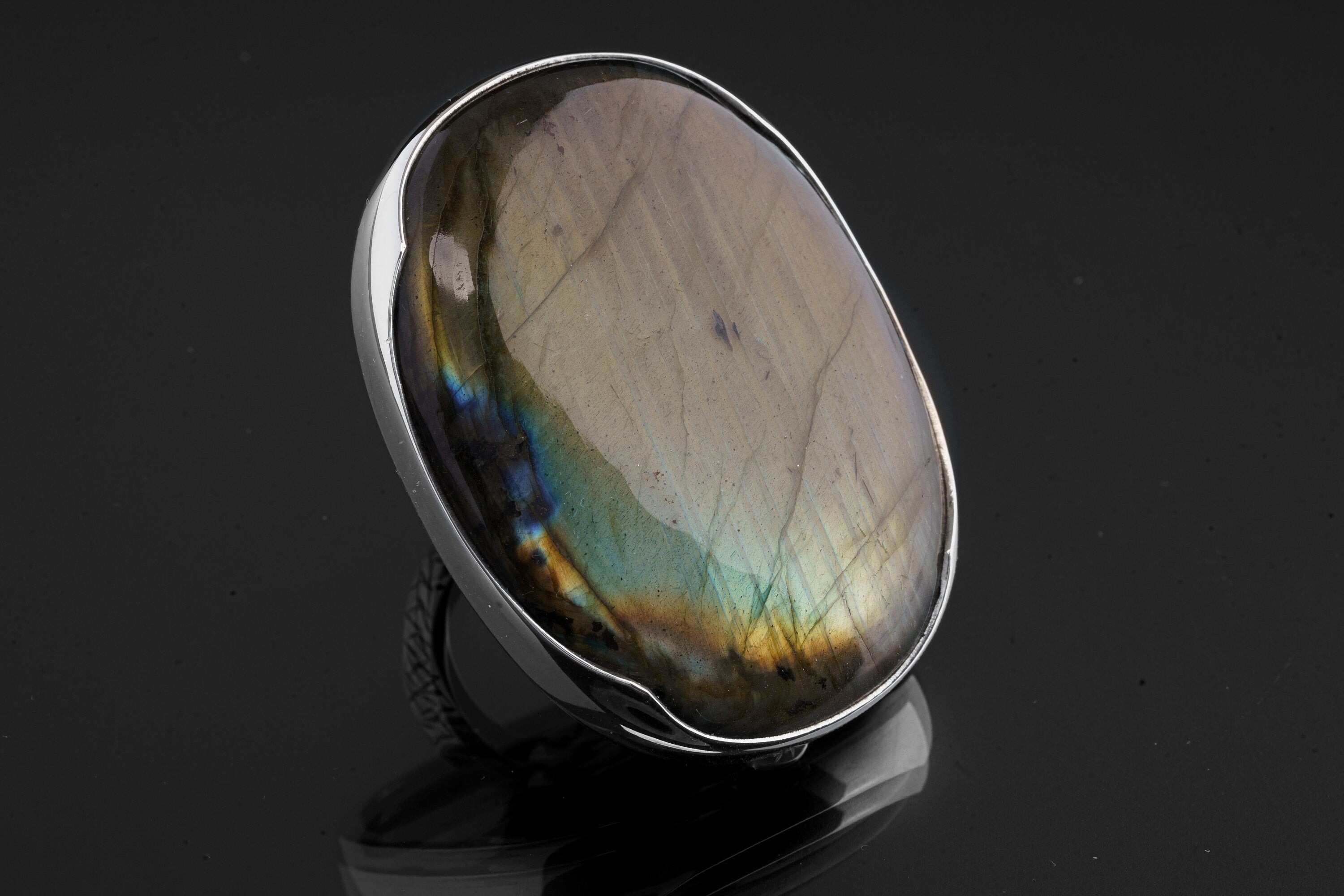 Big AAA Rainbow Labradorite Oval - 925 Sterling Silver - Heavy Set Adjustable Textured Ring - Size 5-10 US