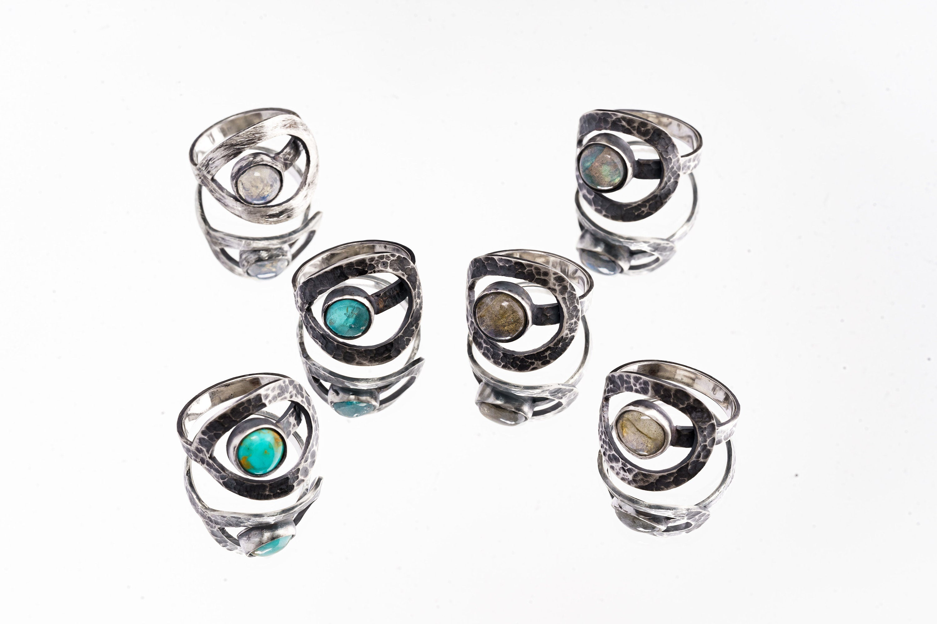 Round Rainbow Labradorite - 925 Sterling Silver - Heavy Set Adjustable Loop Ring - Hammer Textured - Size 5-9 US - NO/14