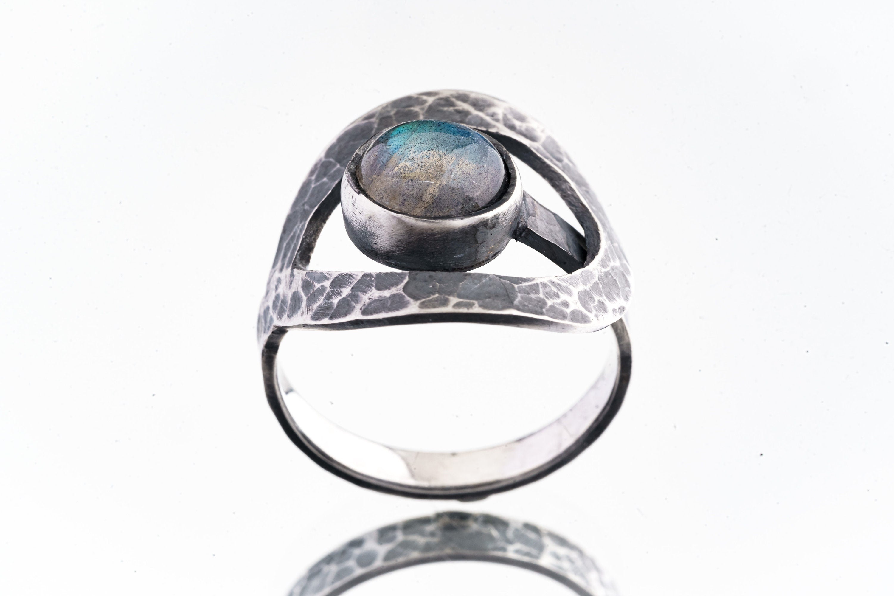 Round Rainbow Labradorite - 925 Sterling Silver - Heavy Set Adjustable Loop Ring - Hammer Textured - Size 5-9 US - NO/14