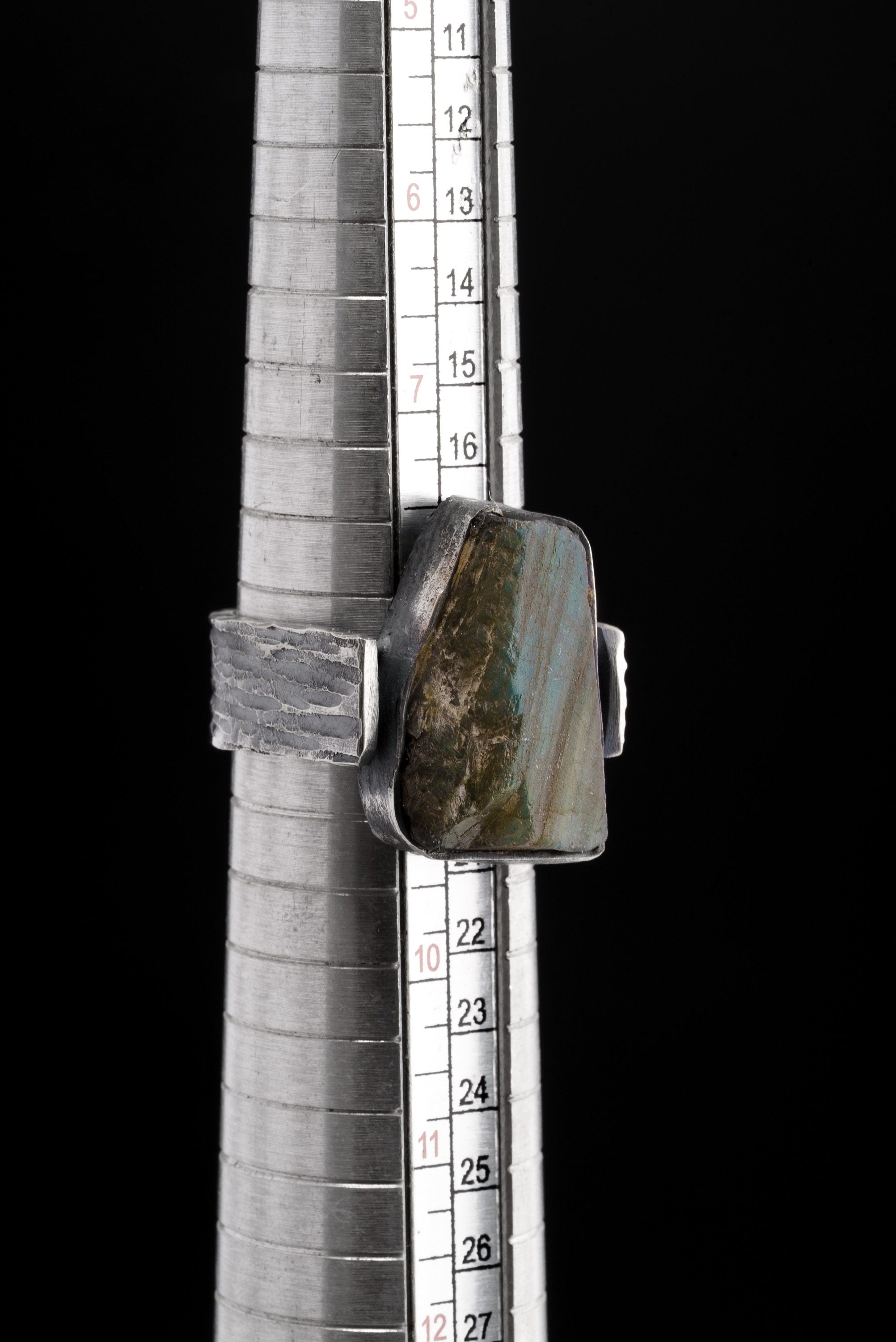 Raw Rainbow Labradorite - Rustic Comfortable Crystal Ring - Size 8 1/2 US - 925 Sterling Silver - Abstract Textured & Oxidised