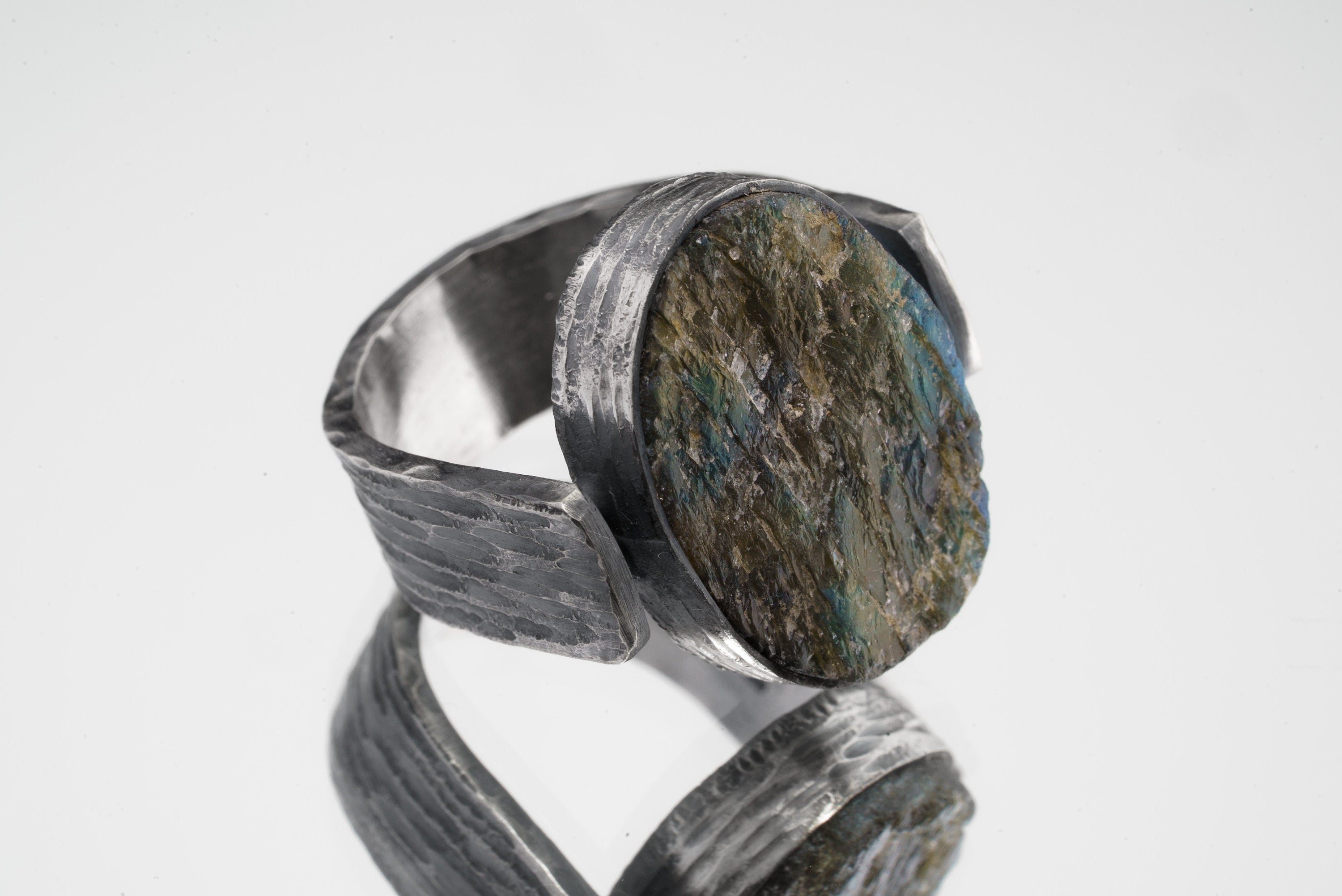 Mystic Oculus - Labradorite - Size 9 US - Large Brutalist Sterling Silver Ring