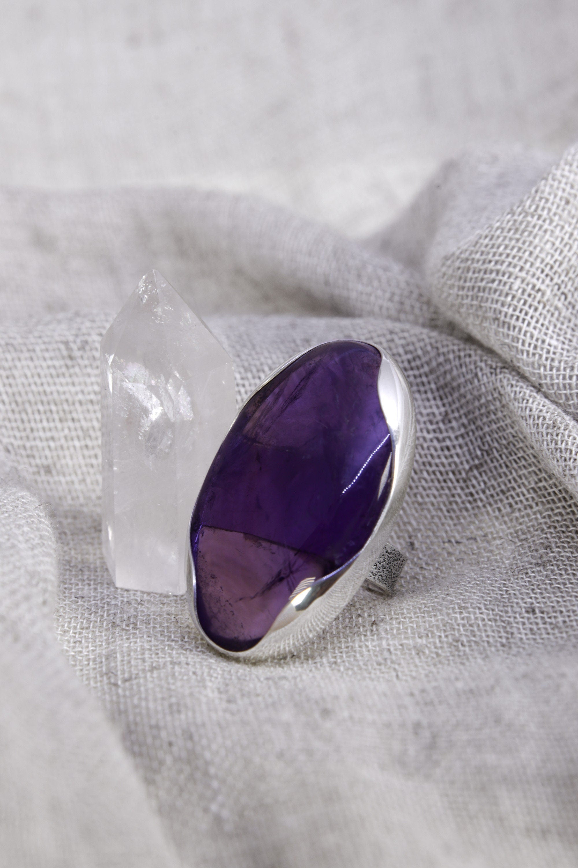 A Sturdy Veil of Elegance and Mystique: Adjustable Sterling Silver Ring with Amethyst Oval - Unisex - Size 5-10 US - NO/02