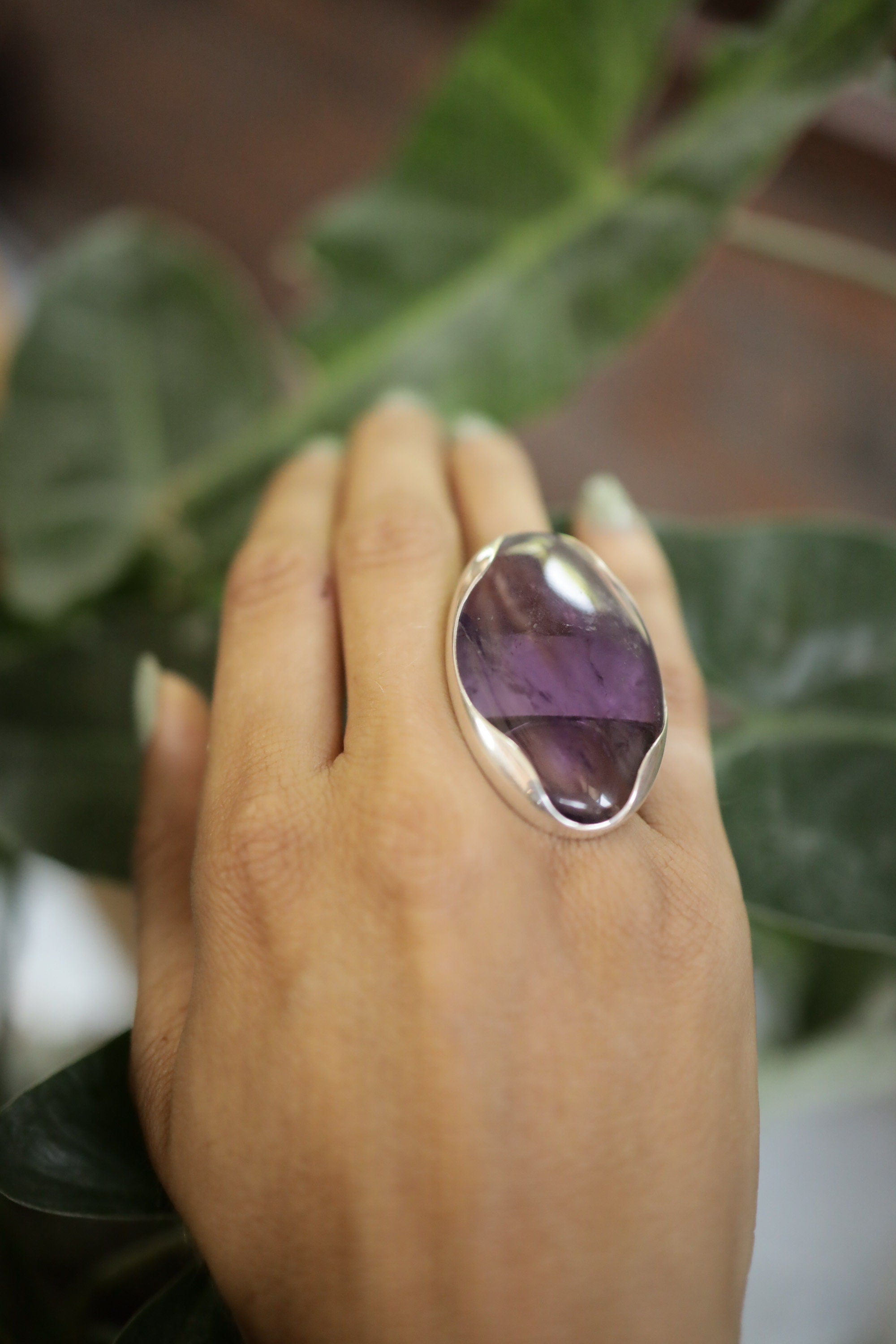 A Sturdy Veil of Elegance and Mystique: Adjustable Sterling Silver Ring with Amethyst Oval - Unisex - Size 5-10 US - NO/02