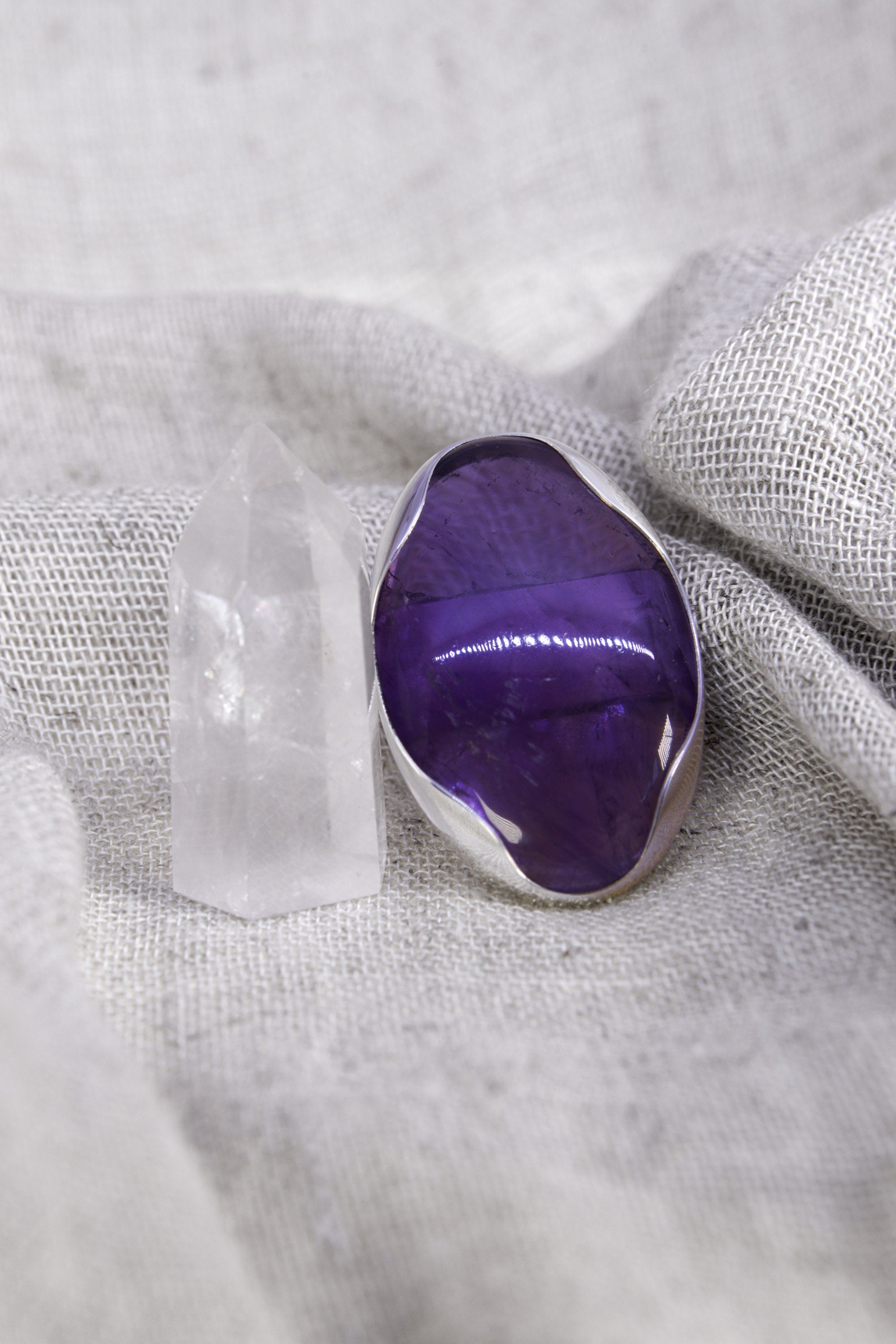 A Sturdy Veil of Elegance and Mystique: Adjustable Sterling Silver Ring with Amethyst Oval - Unisex - Size 5-10 US - NO/02