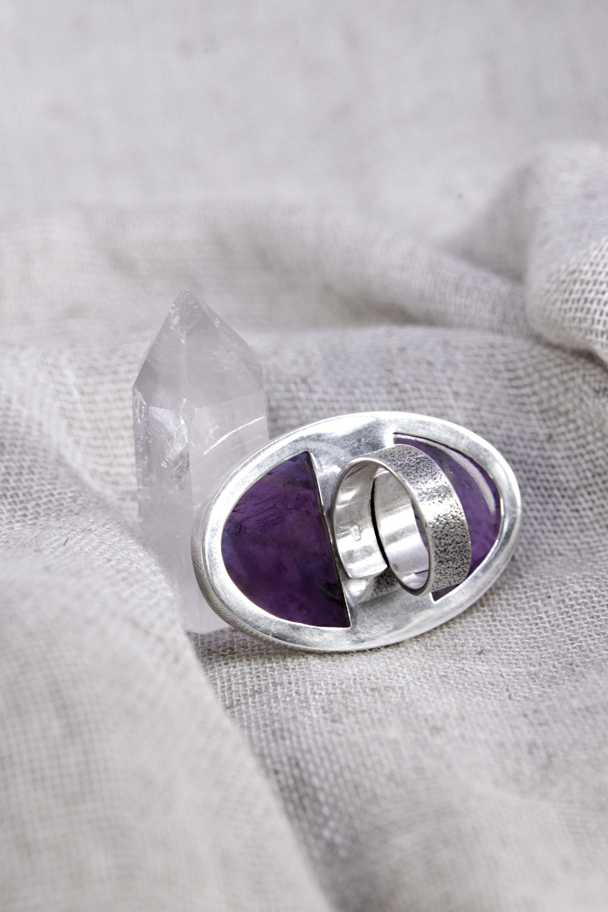 A Sturdy Veil of Elegance and Mystique: Adjustable Sterling Silver Ring with Amethyst Oval - Unisex - Size 5-10 US - NO/02