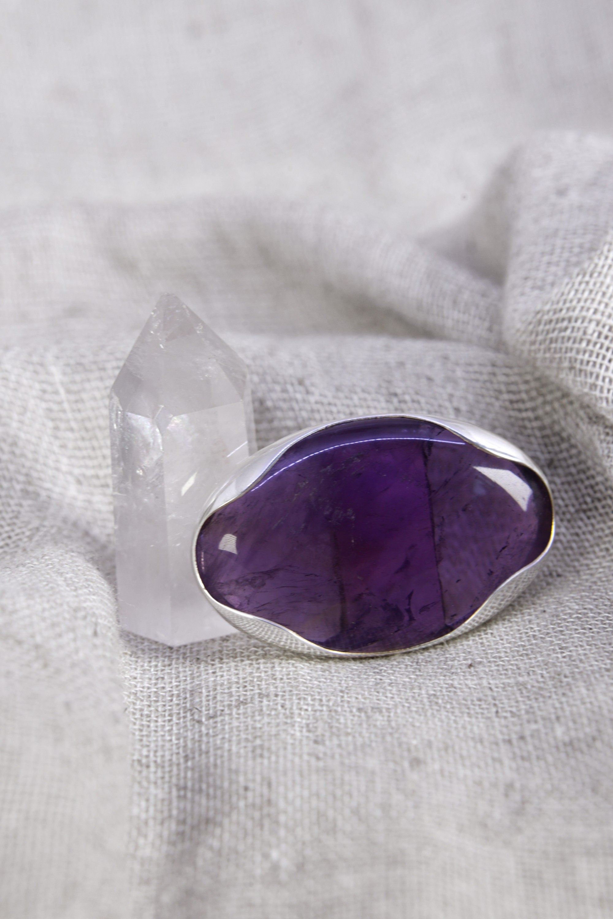 A Sturdy Veil of Elegance and Mystique: Adjustable Sterling Silver Ring with Amethyst Oval - Unisex - Size 5-10 US - NO/02