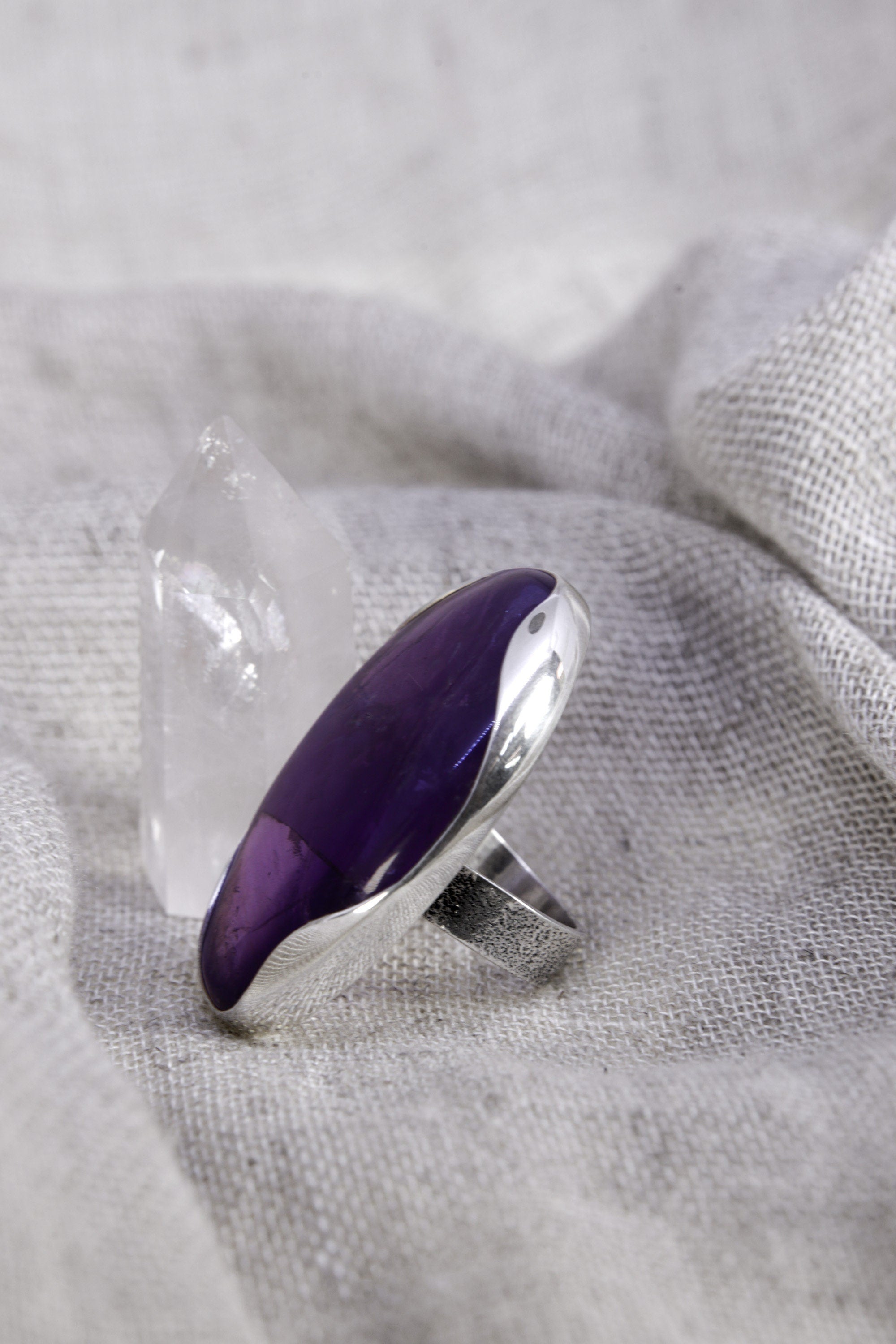 A Sturdy Veil of Elegance and Mystique: Adjustable Sterling Silver Ring with Amethyst Oval - Unisex - Size 5-10 US - NO/02