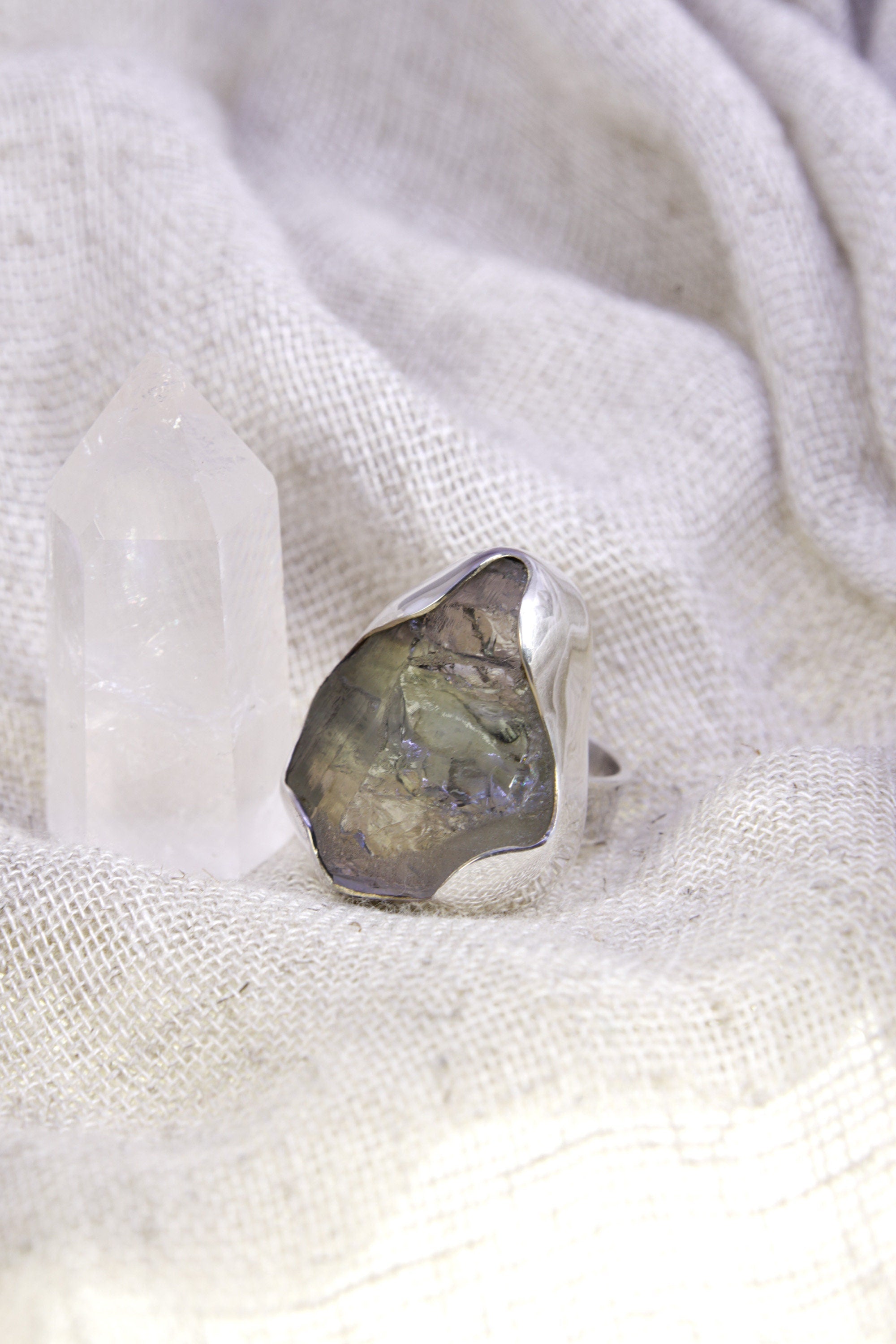 A Sturdy Embrace of Luxurious Luminosity: Adjustable Sterling Silver Ring with Green Amethyst - Unisex - Size 5-10 US