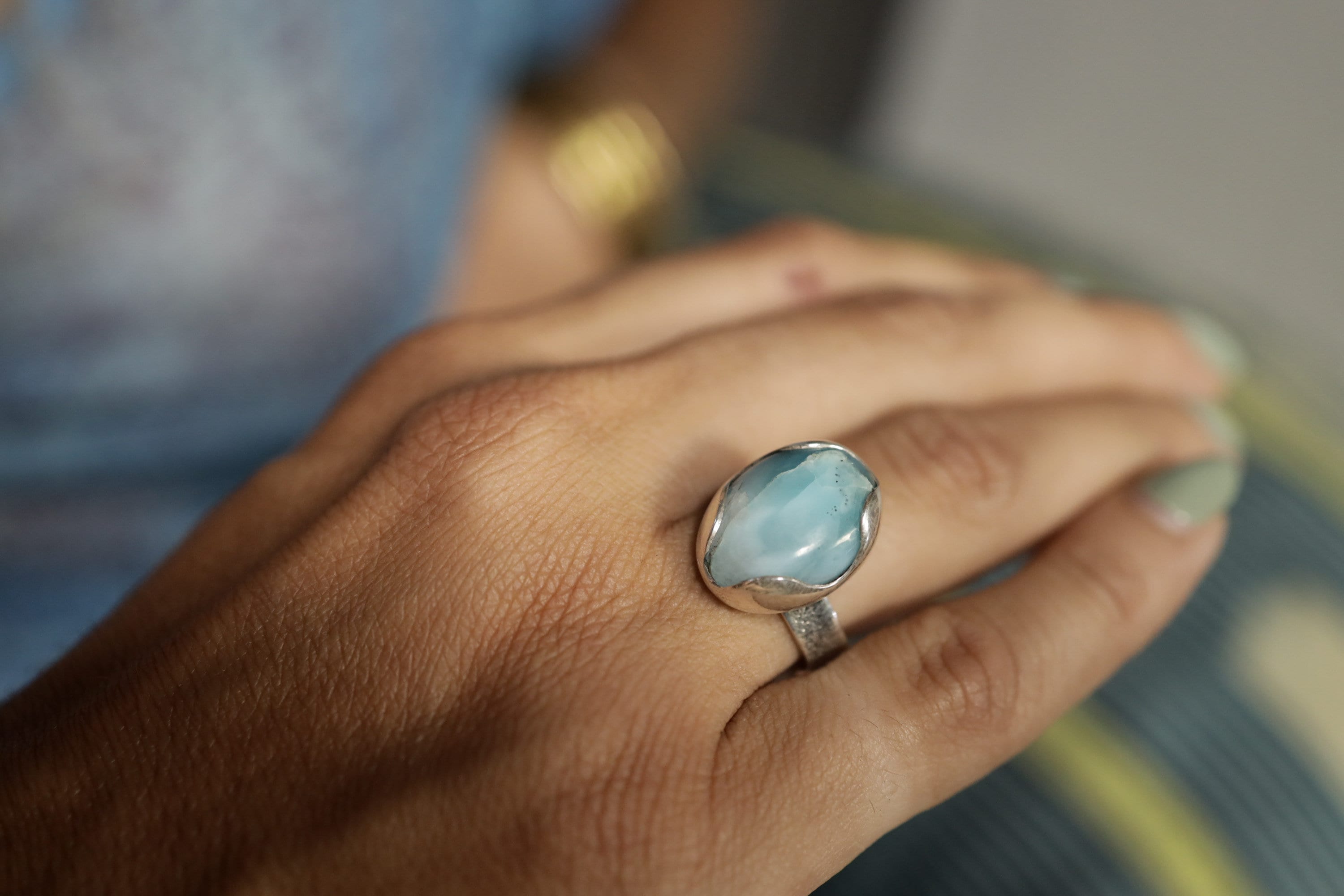 A Tribute to Oceanic Splendor: Adjustable Sterling Silver Ring with Oval Larimar - Unisex - Size 5-10 US - NO/02