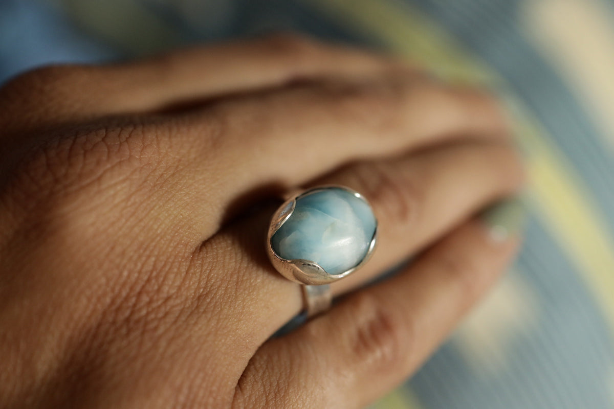 A Tribute to Oceanic Splendor: Adjustable Sterling Silver Ring with Oval Larimar - Unisex - Size 5-10 US - NO/04