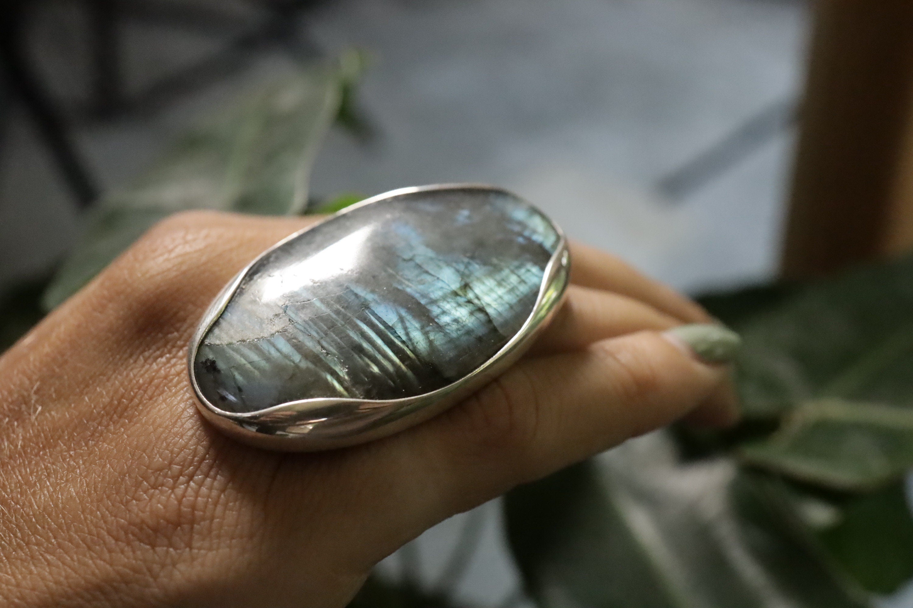 A Sturdy Embrace of Enchanted Luminescence: Adjustable Sterling Silver Ring with Oval Labradorite - Unisex - Size 5-10 US - NO/03