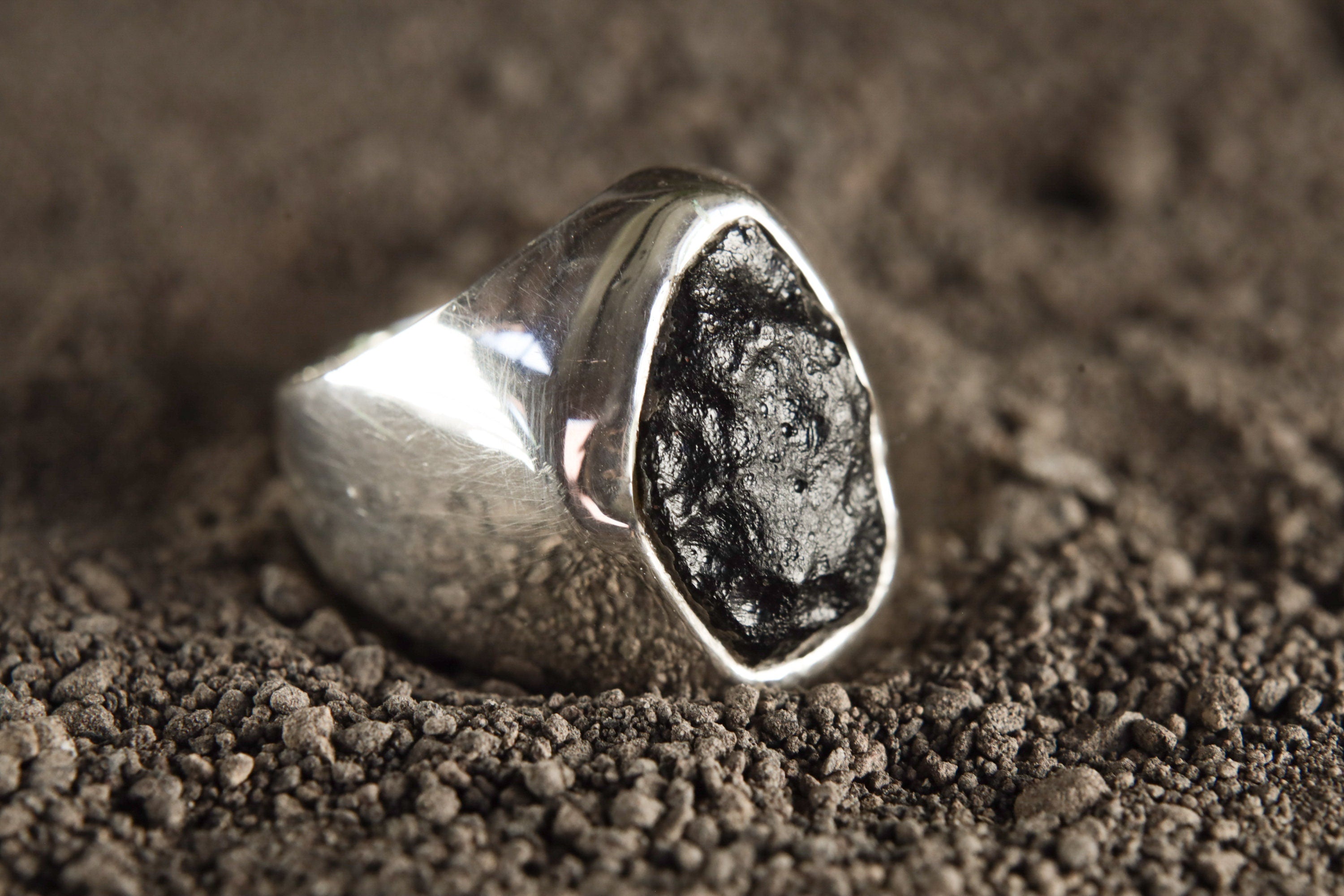 Cosmic Echo: Sterling Silver Hollow Ring with Mount Darwin Tektite - Unisex - Size 10 US