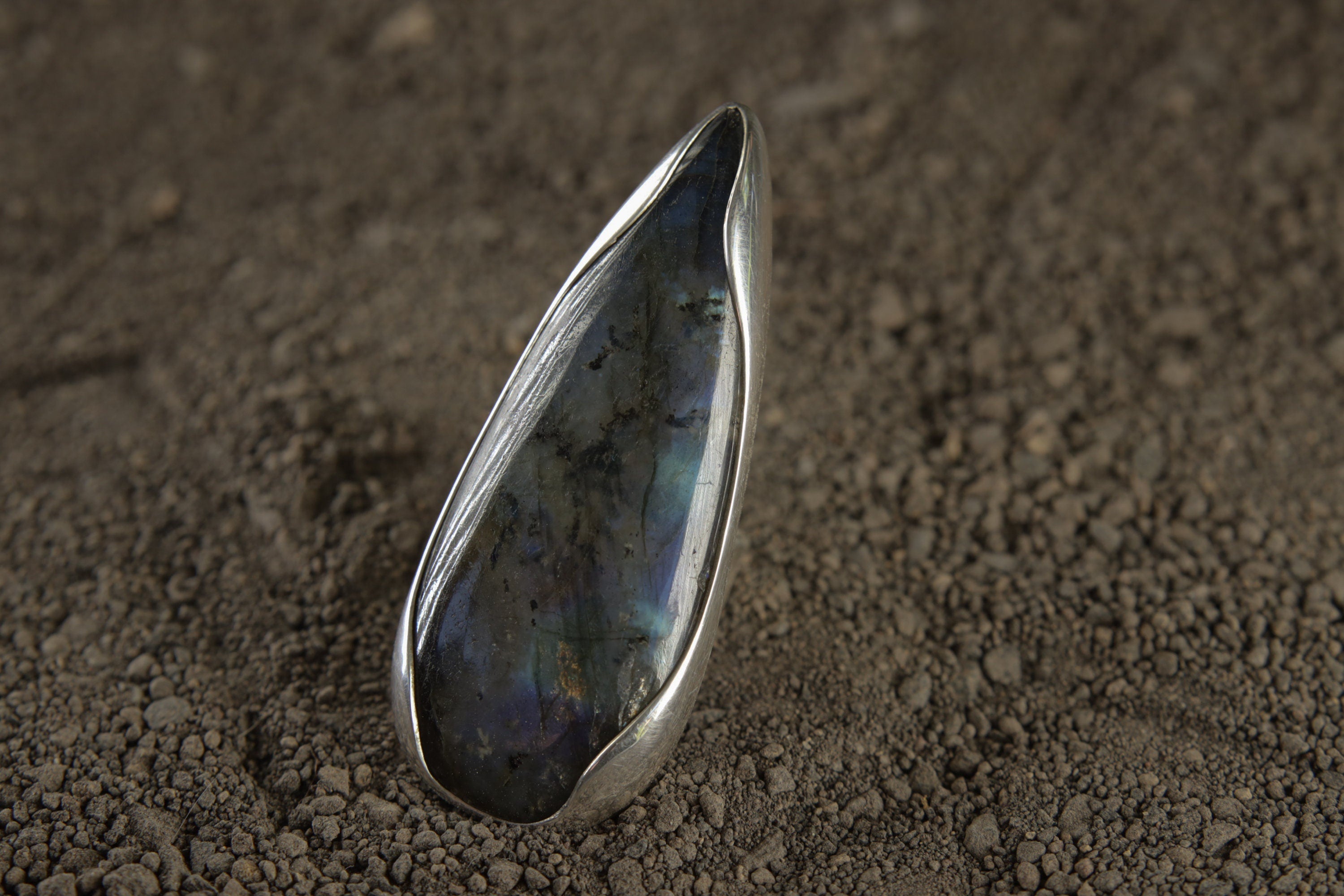 A Sturdy Embrace of Mystical Reflections: Adjustable Sterling Silver Ring with Teardrop Labradorite - Unisex - Size 5-10 US