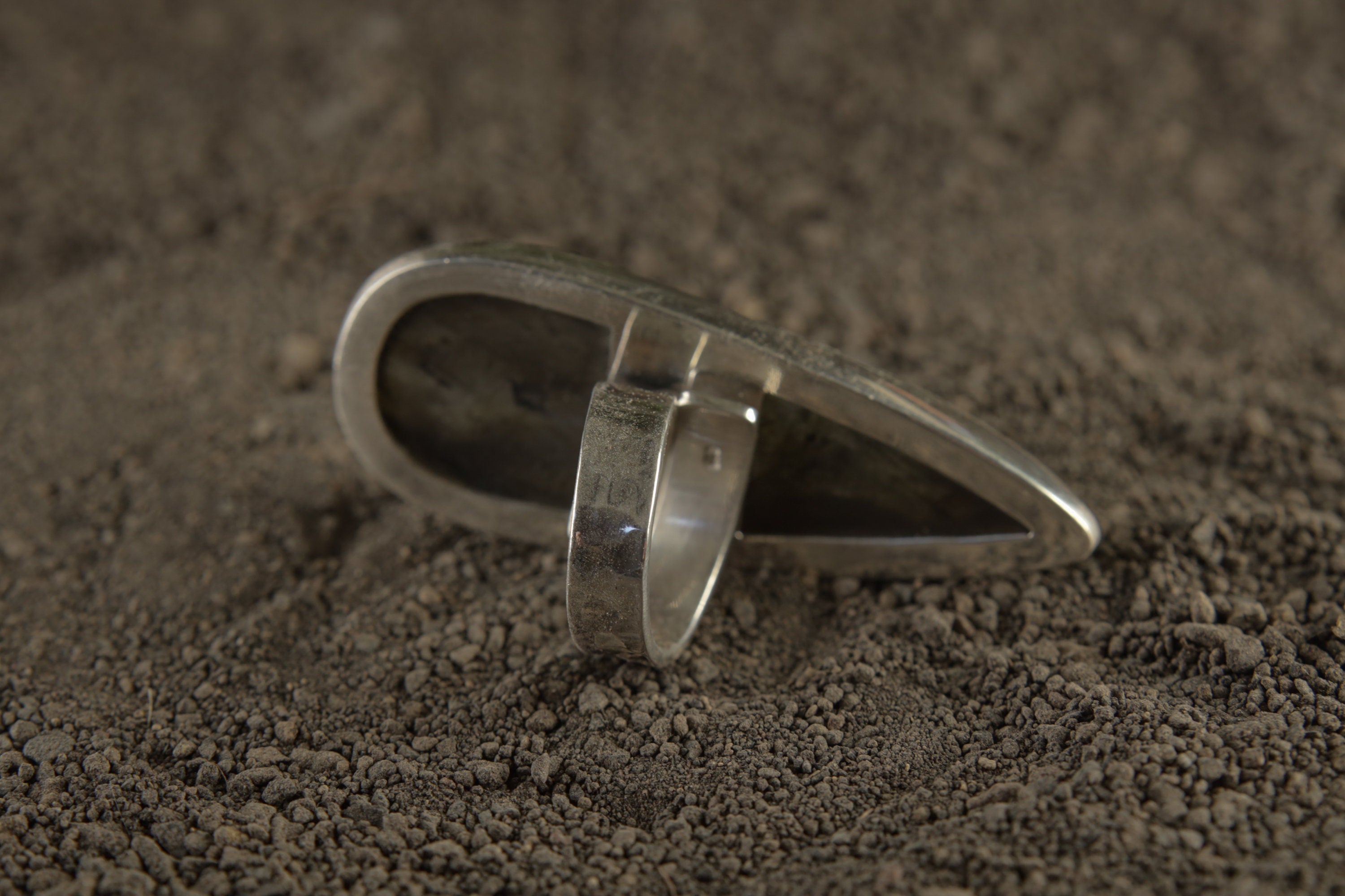 A Sturdy Embrace of Mystical Reflections: Adjustable Sterling Silver Ring with Teardrop Labradorite - Unisex - Size 5-10 US