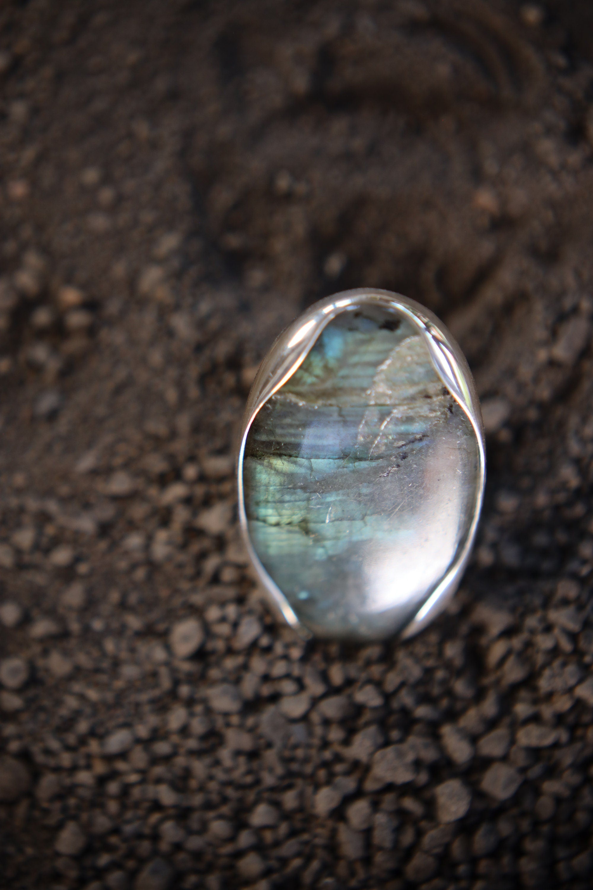 A Sturdy Embrace of Enchanted Luminescence: Adjustable Sterling Silver Ring with Oval Labradorite - Unisex - Size 5-10 US - NO/03