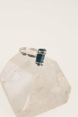 Azure Point Terminated Apatite Ring-Hammered & Shiny Finish - Sterling Silver Ring - Size 5 3/4 US