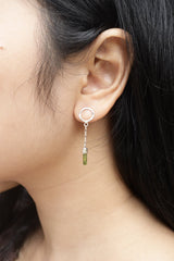 Raw Gem Green Tourmaline Jewel - 925 Sterling Silver Box Chain Stud Earring - Hammered Textured & Shiny Finish Oval