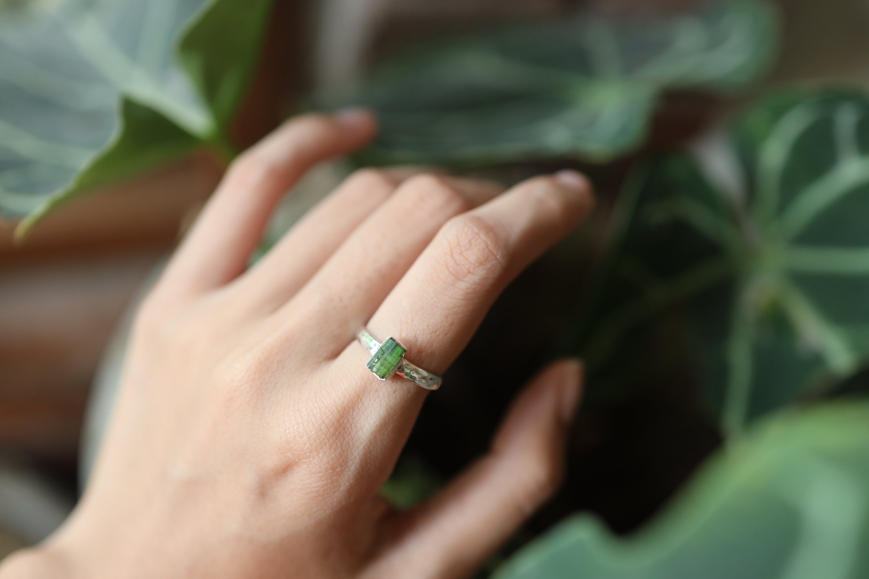 Sterling Silver Crystal Ring with Vibrant Green Tourmaline, Hammer Textured & Shiny Ring Band, Size 6 US Heart Chakra Love for Libra/Virgo