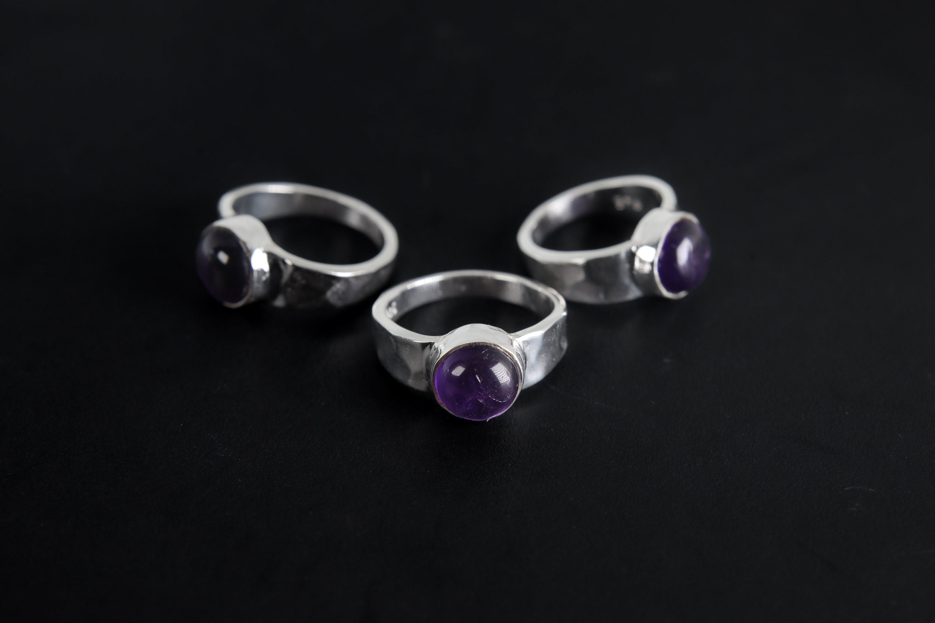 Deep Purple Round Amethyst Quartz Cabochon Ring - Hammered - 925 Sterling Silver - Unisex - High Shine Polish - Promotes Calm & Intuition