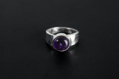 Deep Purple Round Amethyst Quartz Cabochon Ring - Hammered - 925 Sterling Silver - Unisex - High Shine Polish - Promotes Calm & Intuition