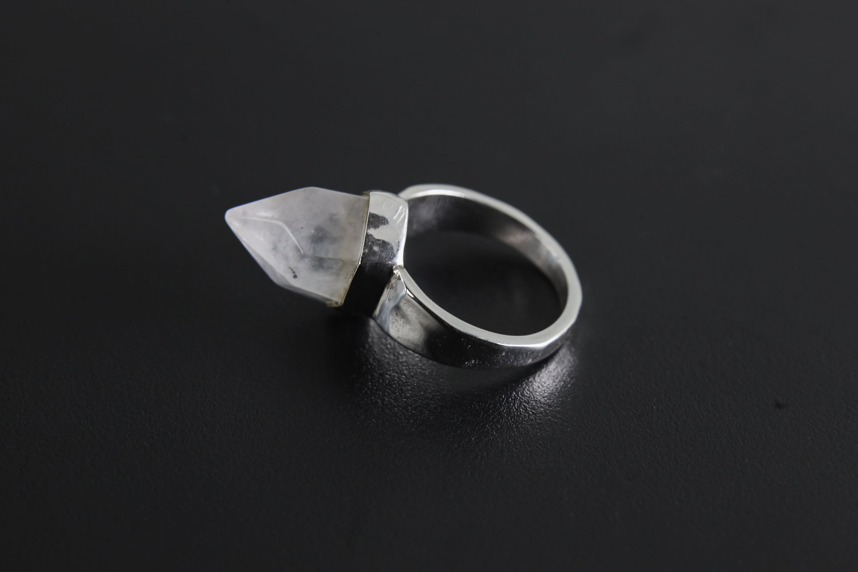 Extra Pointy Protective Cacoxenite Quartz Point Ring - Sterling Silver 925 - Hammered Ring Band - Polished Finish - Size 7 US - NO/03