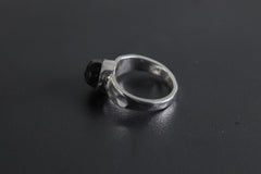 Black Tourmaline Ring - Hammered Band - 925 Sterling Silver Setting - Unisex - High Shine Polish - Size 6 US - NO/04