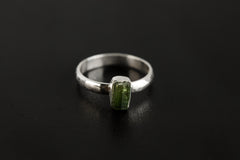 Sterling Silver Crystal Ring with Vibrant Green Tourmaline, Hammer Textured & Shiny Ring Band, Size 6 US Heart Chakra Love for Libra/Virgo