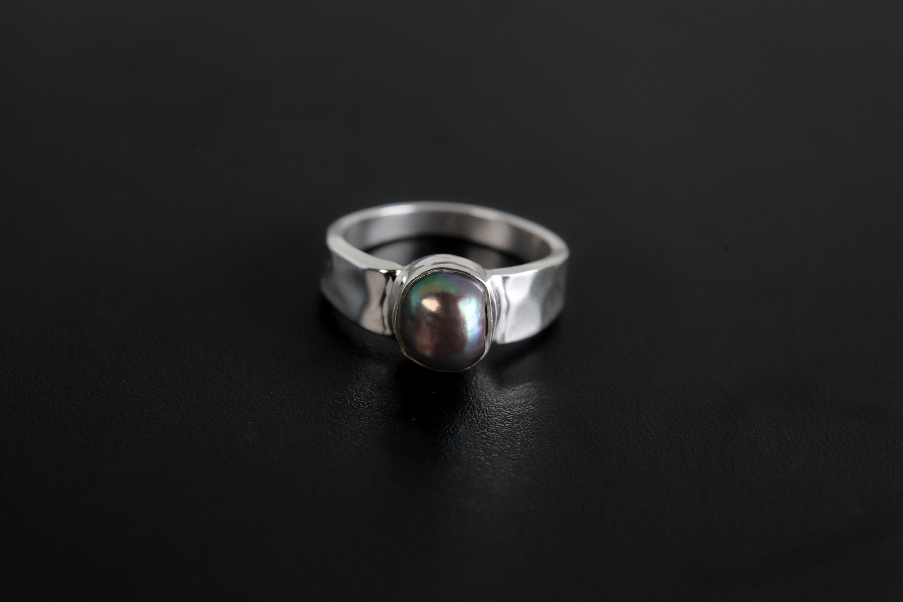 Tahitian Black Pearls with Rainbow Luster Ring - Hammered - 925 Sterling Silver Setting - Unisex - High Shine Polish - Promotes Inner Wisdom