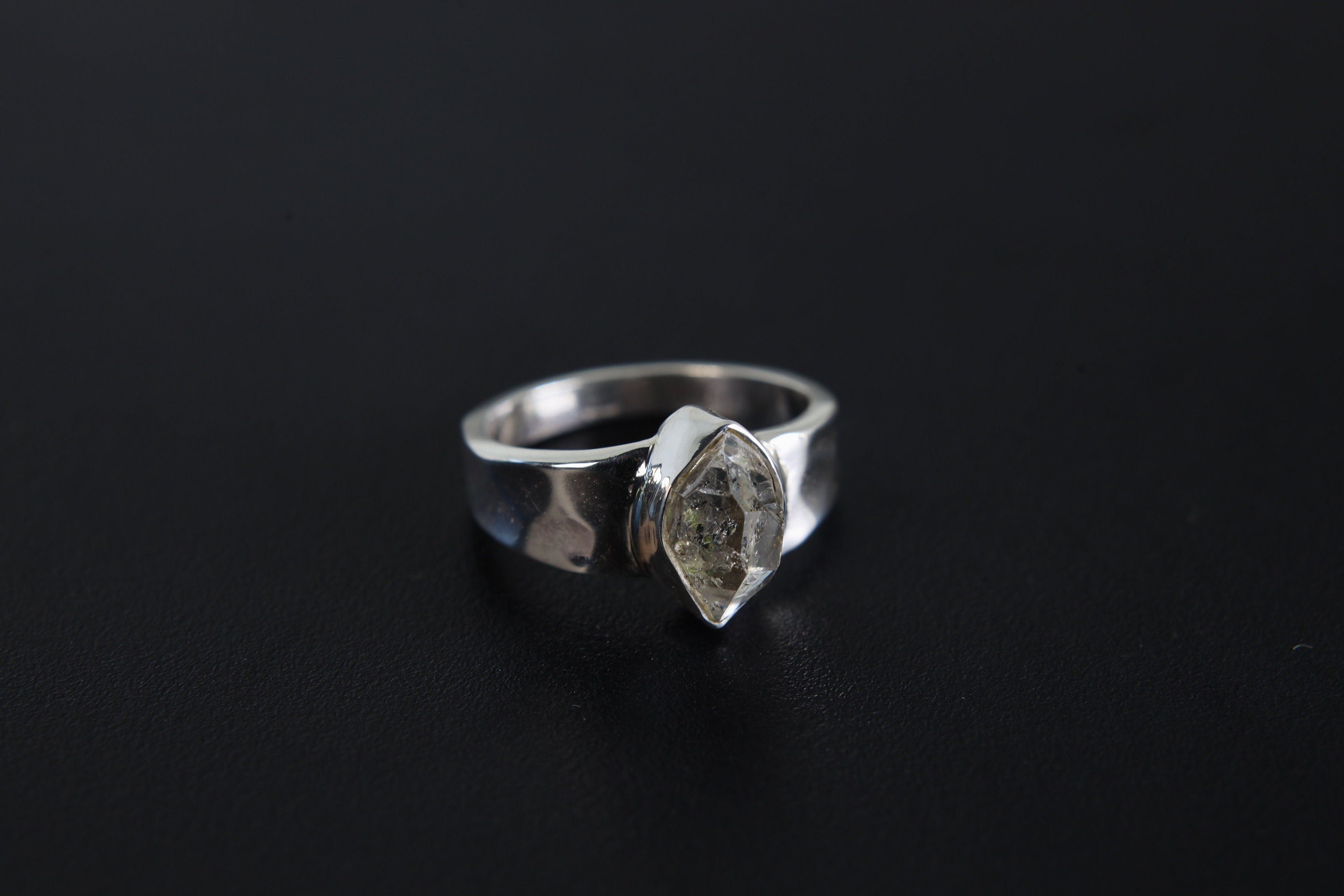 Double Terminated Herkimer Diamond - Unisex - Hammered Band - 925 Sterling Silver Ring - High Shine Polish - Promotes Spiritual Growth