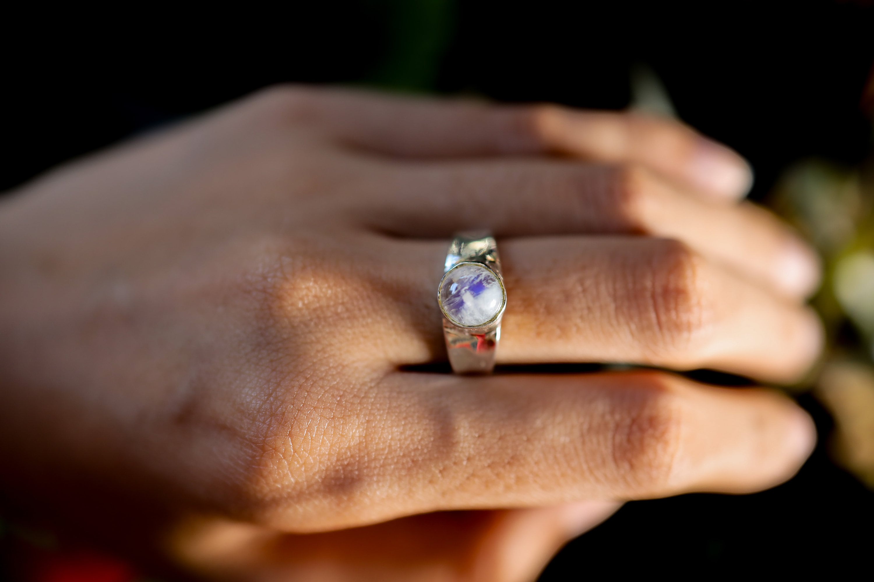 Round Vibrant Blue Moonstone Cabochon - Hammered Ring Band - Unisex - 925 Sterling Silver Setting - High Shine Polish