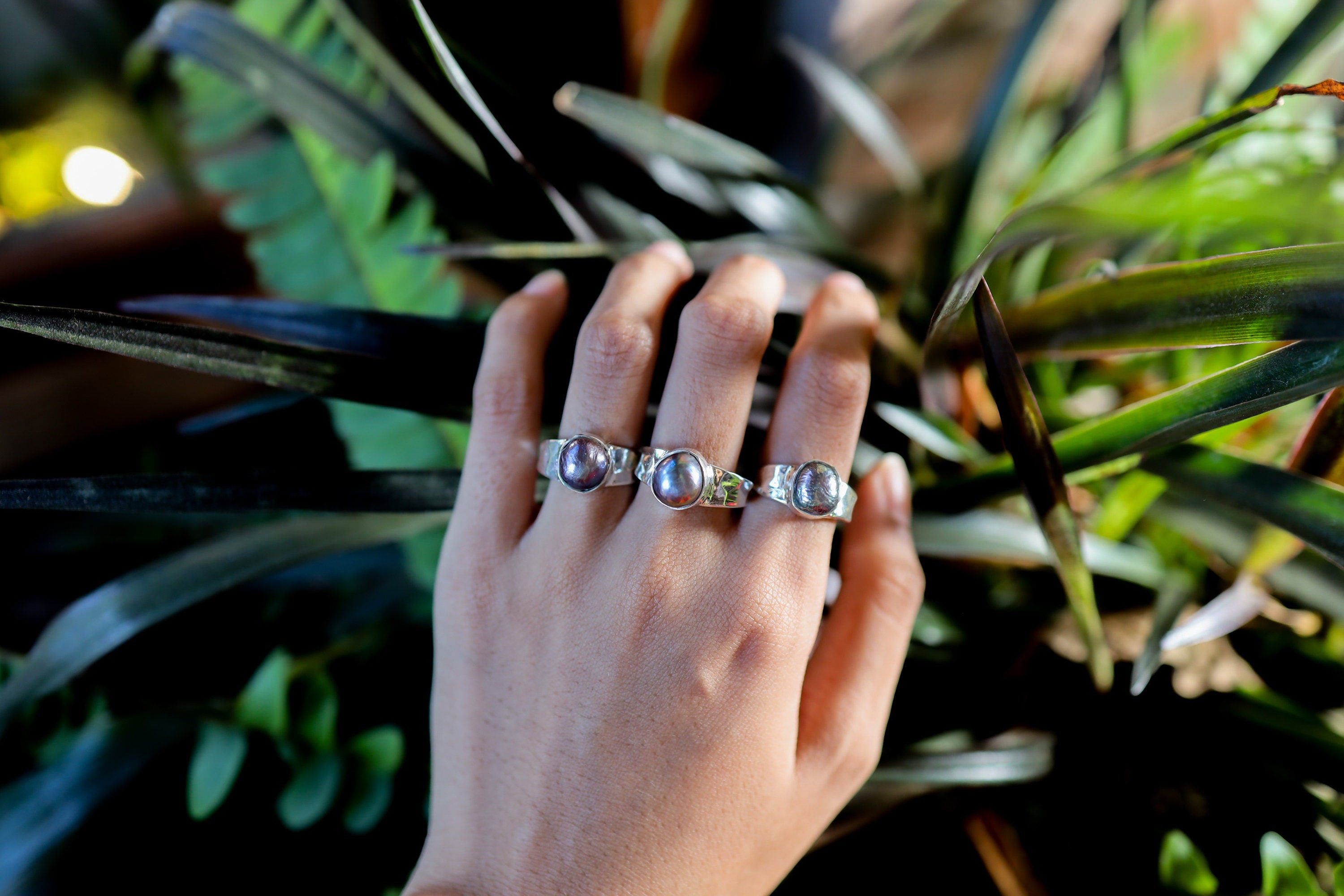 Tahitian Black Pearls with Rainbow Luster Ring - Hammered - 925 Sterling Silver Setting - Unisex - High Shine Polish - Promotes Inner Wisdom