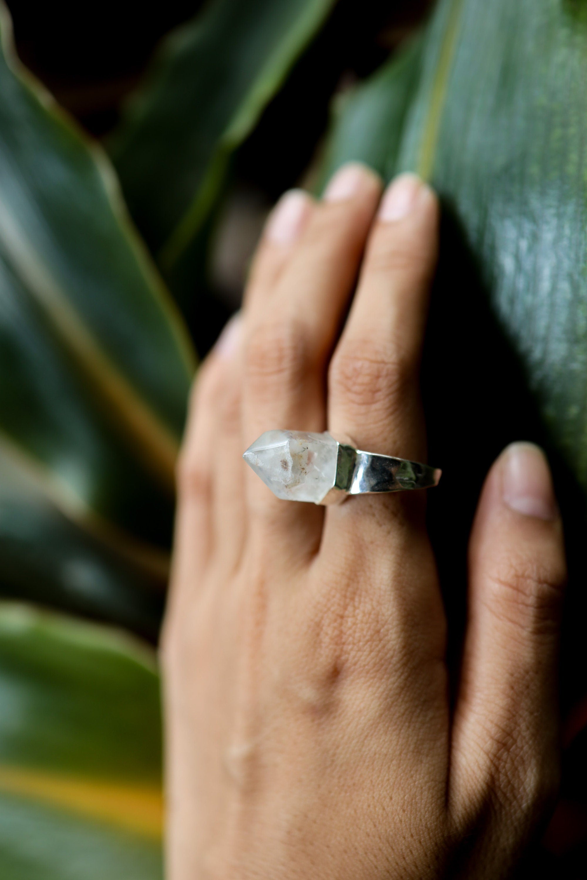 Extra Pointy Protective Cacoxenite Quartz Point Ring - Sterling Silver 925 - Hammered Ring Band - Polished Finish - Size 5 US - NO/05