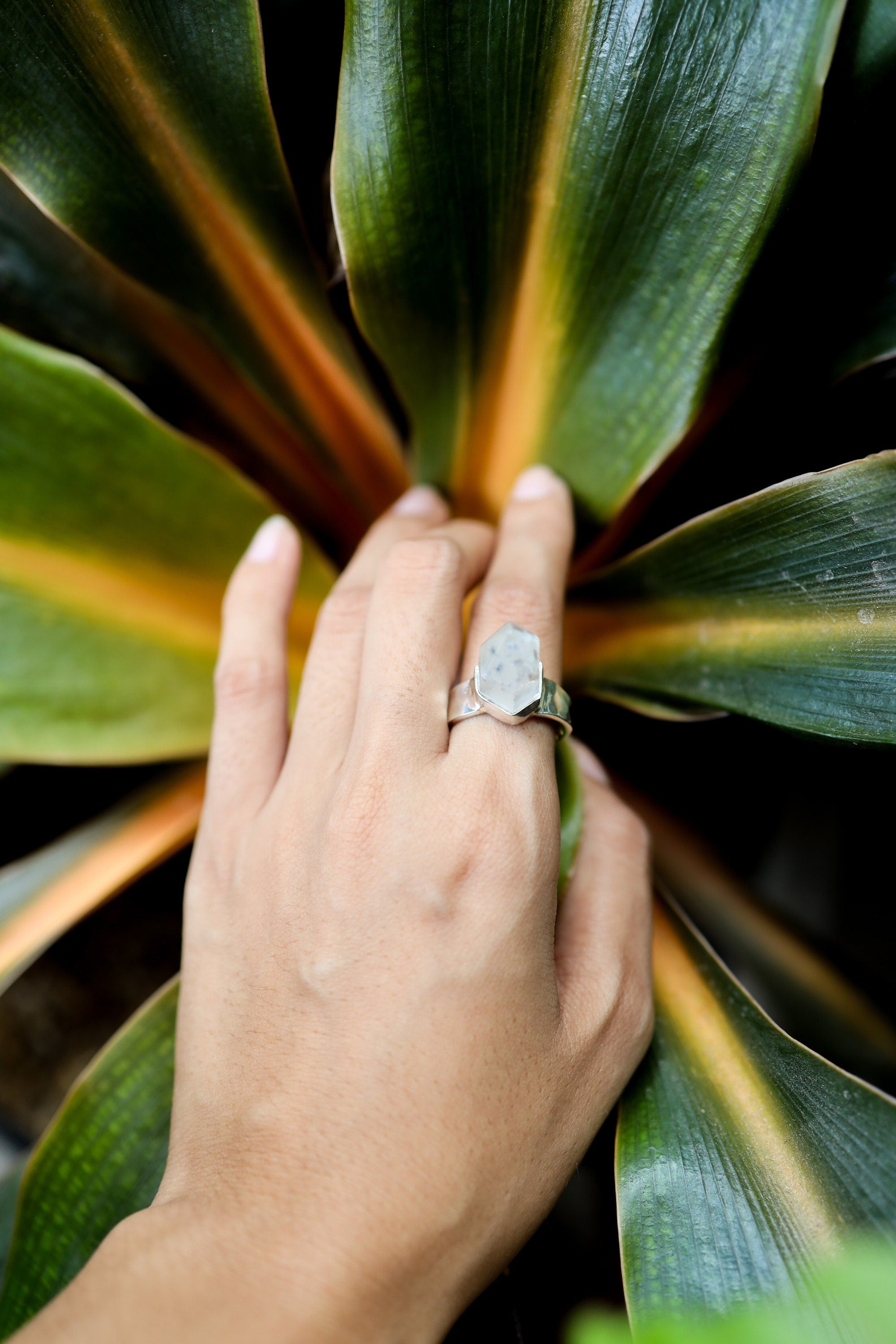 Extra Pointy Protective Cacoxenite Quartz Point Ring - Sterling Silver 925 - Hammered Ring Band - Polished Finish - Size 5 US - NO/05