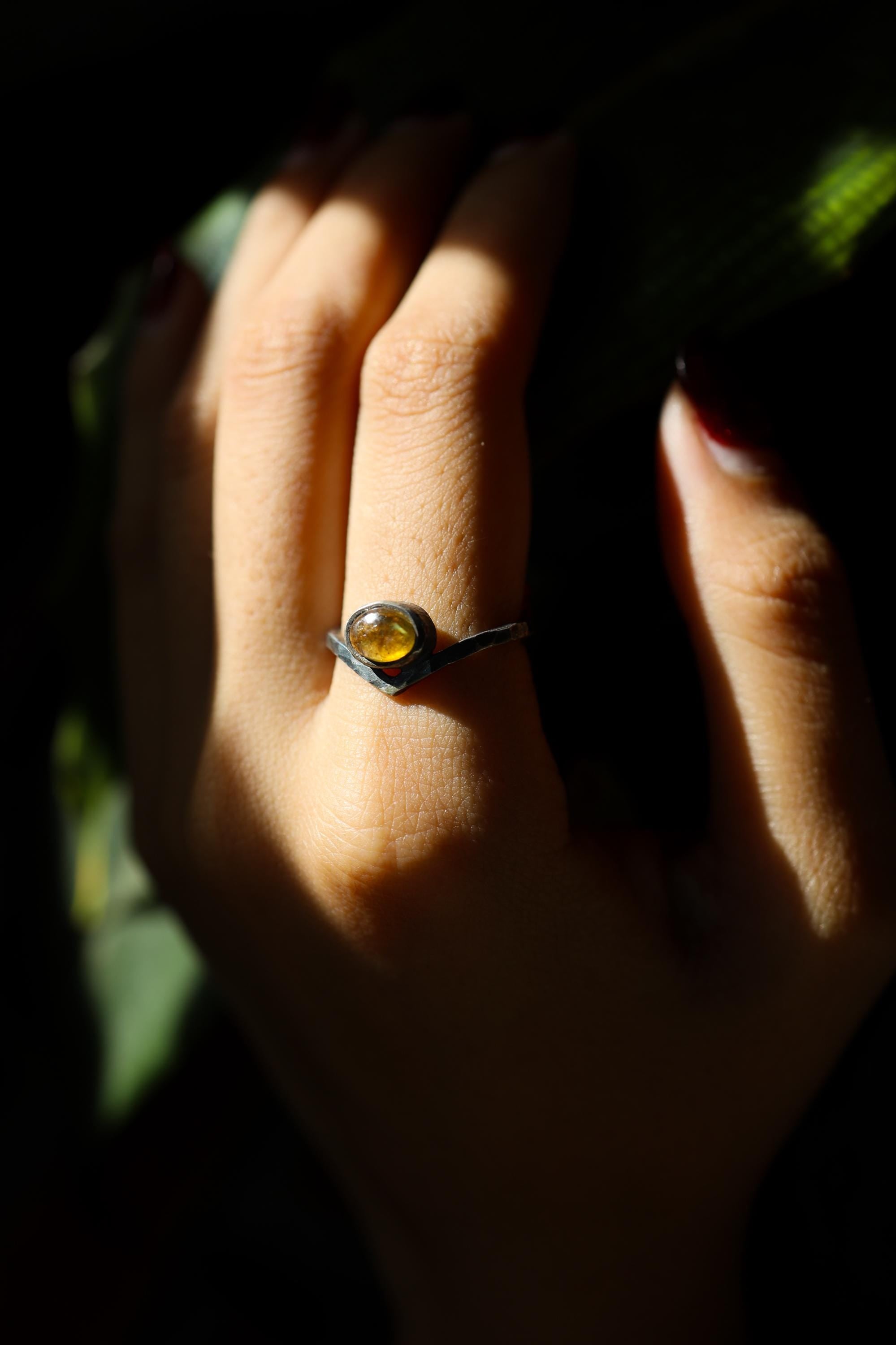 Rustic Boho Golden Oval Rainbow Labradorite Ring, Hammered Oxidised Triangle Band, 925 Sterling Silver, Size Range 4.5 - 8 US