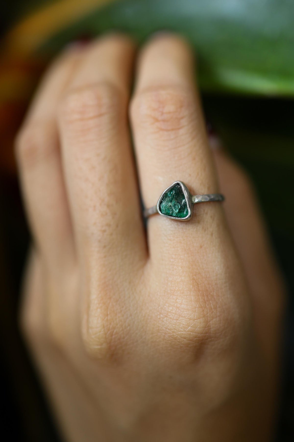 Gemmy Australian Fossicked rough Emerald - Stack Crystal Ring - Size 5 1/2 US - 925 Sterling Silver - Thin Band Hammer Textured