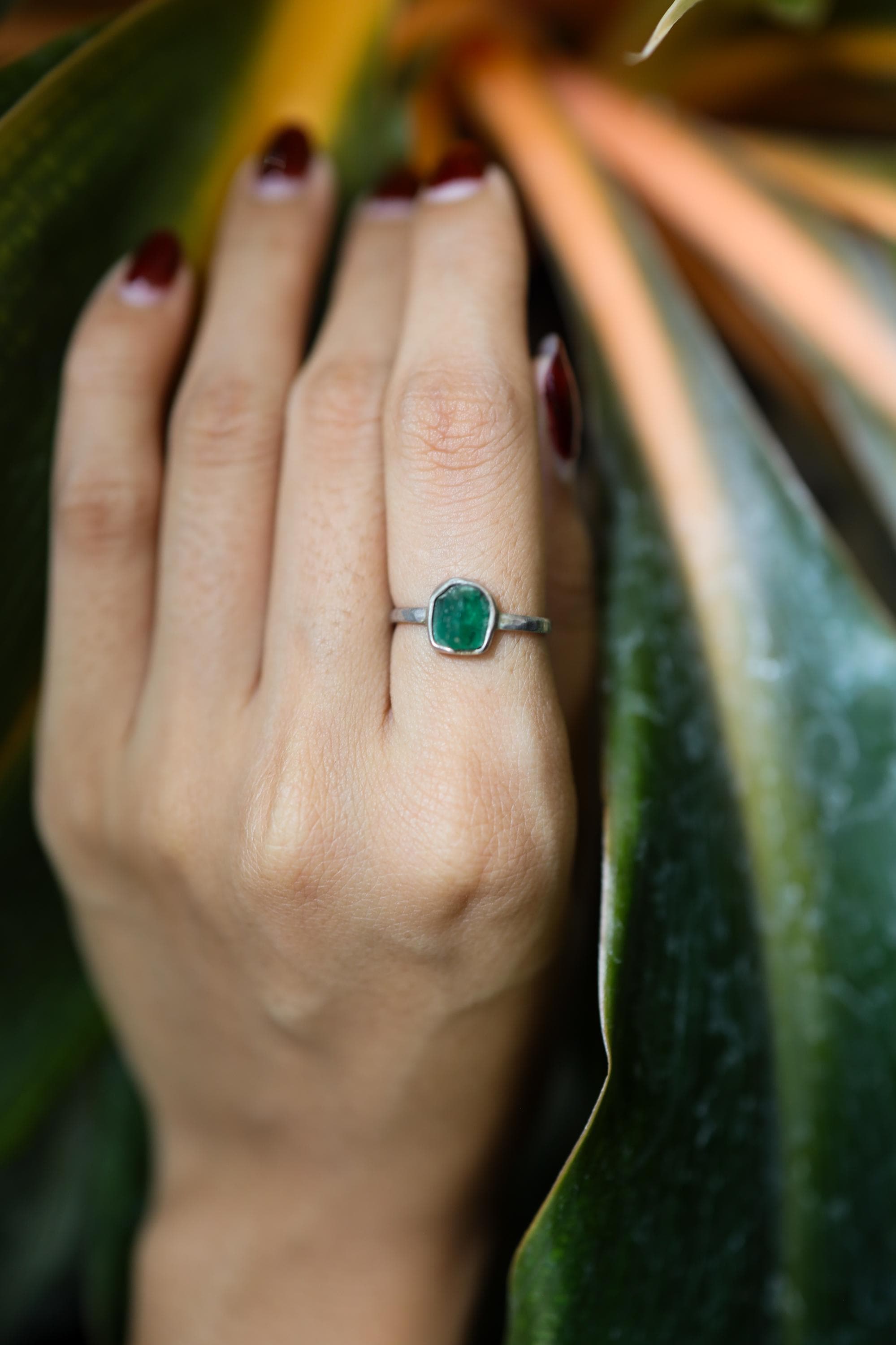 Gemmy Australian Fossicked rough Emerald - Stack Crystal Ring - Size 5 US - 925 Sterling Silver - Thin Band Hammer Textured